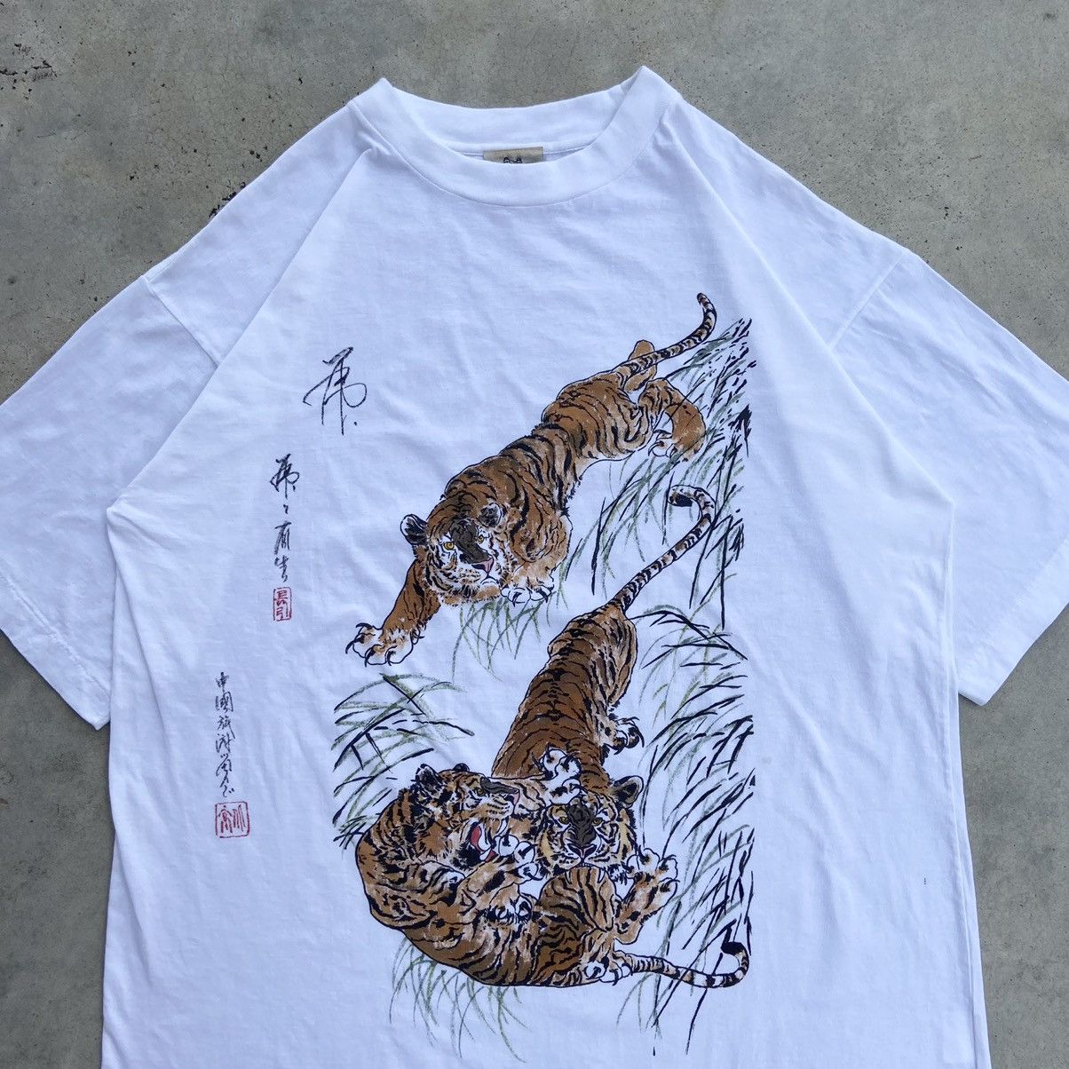 Japanese Brand Vintage 90's ClipperClub Tiger ( Kanji ) Motif Japan T-Shirt Size US L / EU 52-54 / 3 - 3 Thumbnail