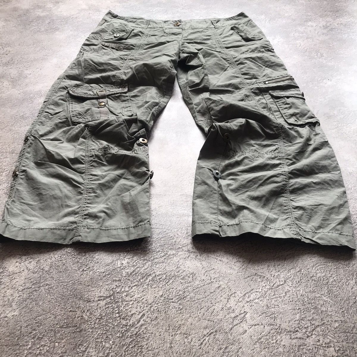 Vintage Vintage Y2K Baggy Distressed Cargo Pants Streetwear Logo 33 Size 33" - 1 Thumbnail