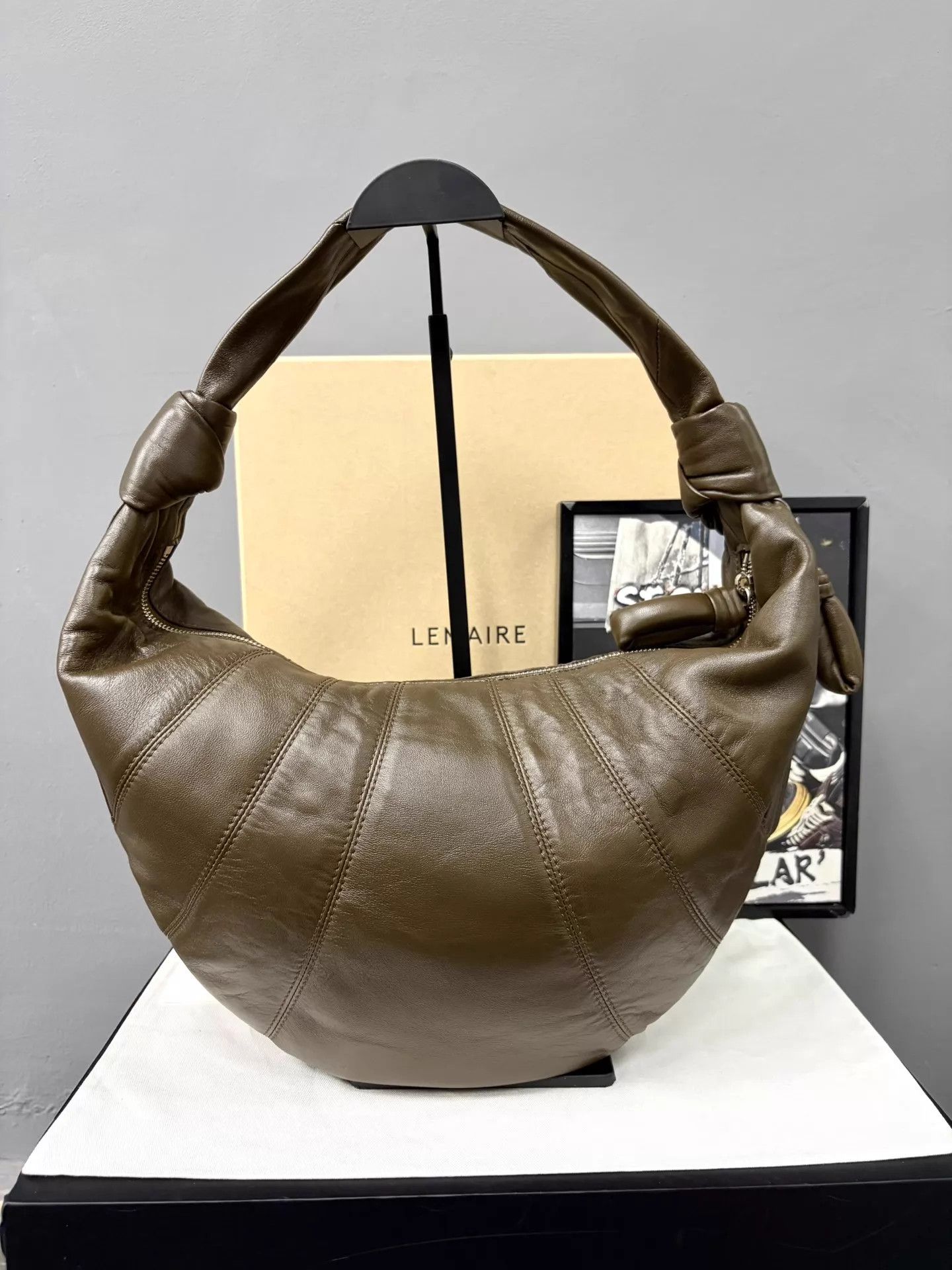 Lemaire Lemaire Croissant Nappa Lambskin Hobo Deep Tobacco Size ONE SIZE - 1 Thumbnail