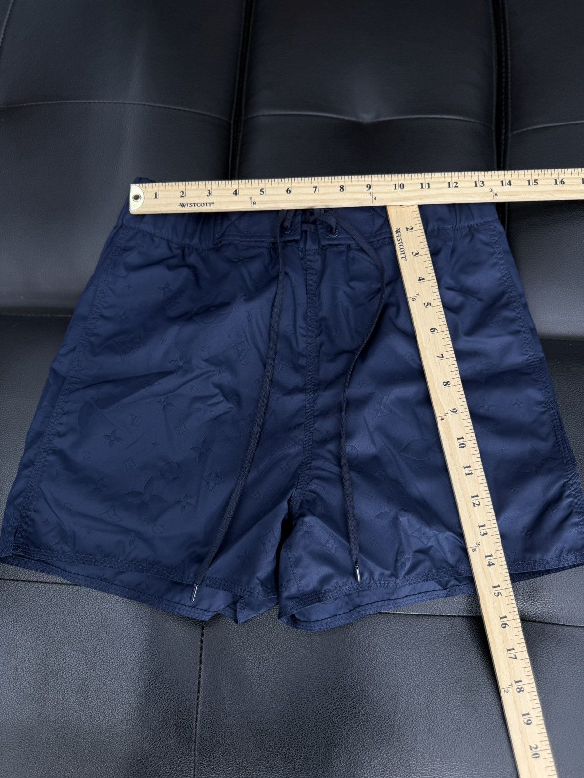 Louis Vuitton Louis Vuitton Blue Summer Swim Trunks Size XS (NEW) Size US 29 - 24 Thumbnail