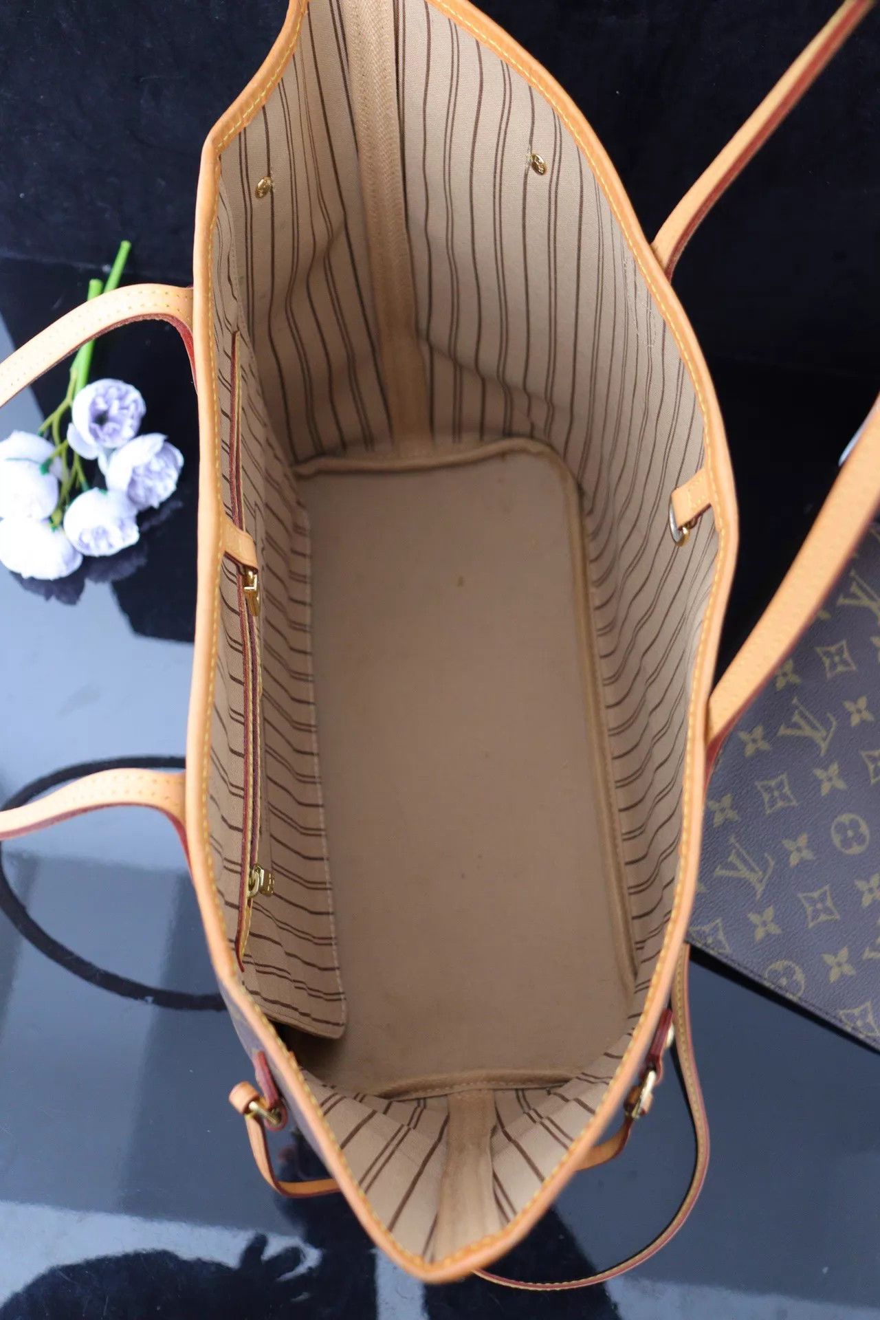 Louis Vuitton LV Neverfull MM 32x29x17 15 with pouch Size ONE SIZE - 8 Thumbnail
