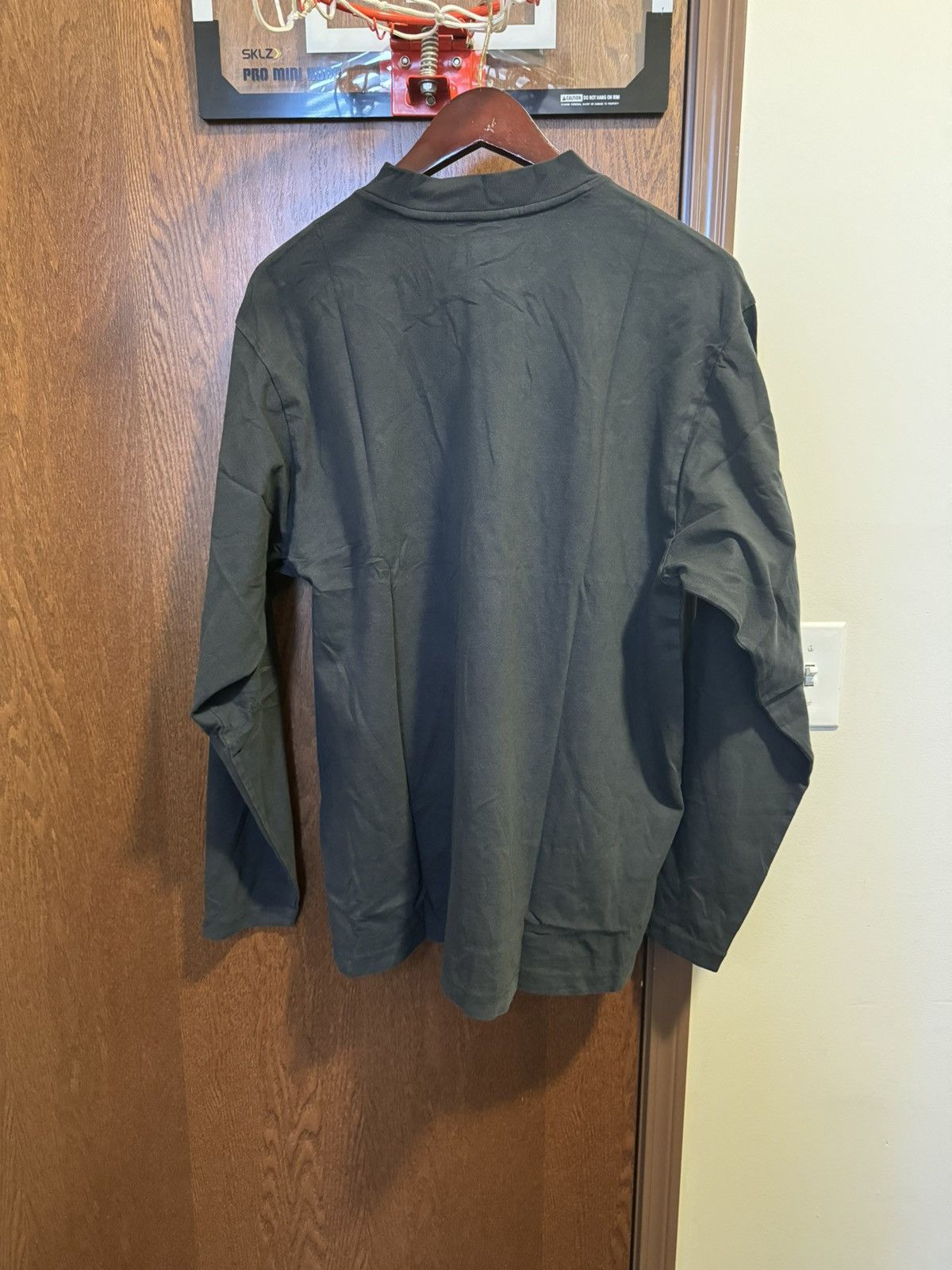 Balenciaga × Gap × Yeezy UNRELEASED YZY GAP LONG SLEEVE (BLACK - LARGE) Size US L / EU 52-54 / 3 - 3 Thumbnail