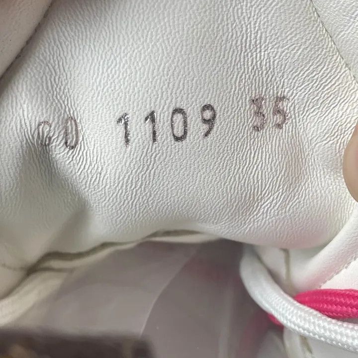 Louis Vuitton Louis Vuitton Archlight Sport Casual Sneakers for Women -25 Size US 5 / IT 35 - 4 Thumbnail