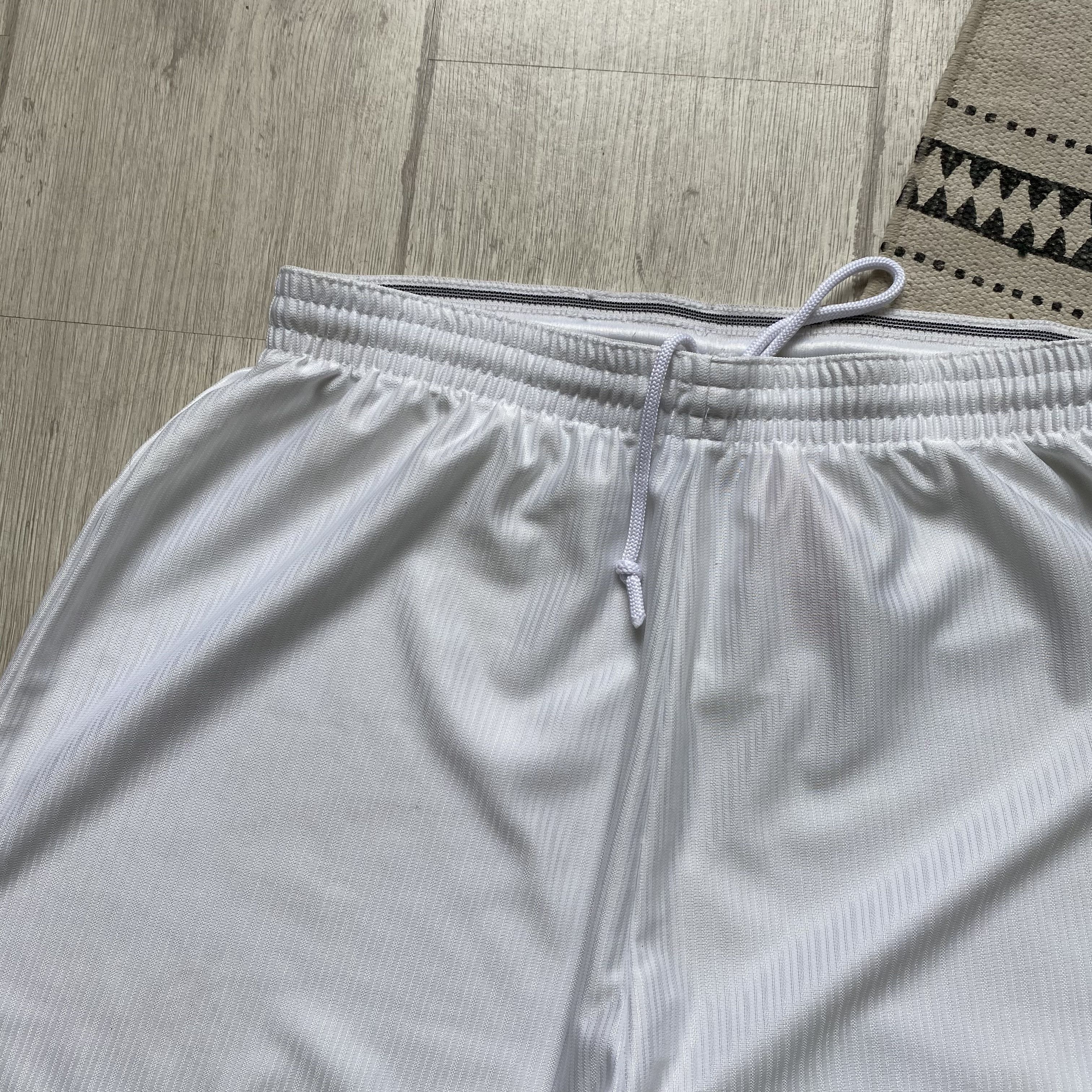 Nike Vintage Athletic Nike shorts light soccer training Size US 34 / EU 50 - 2 Thumbnail