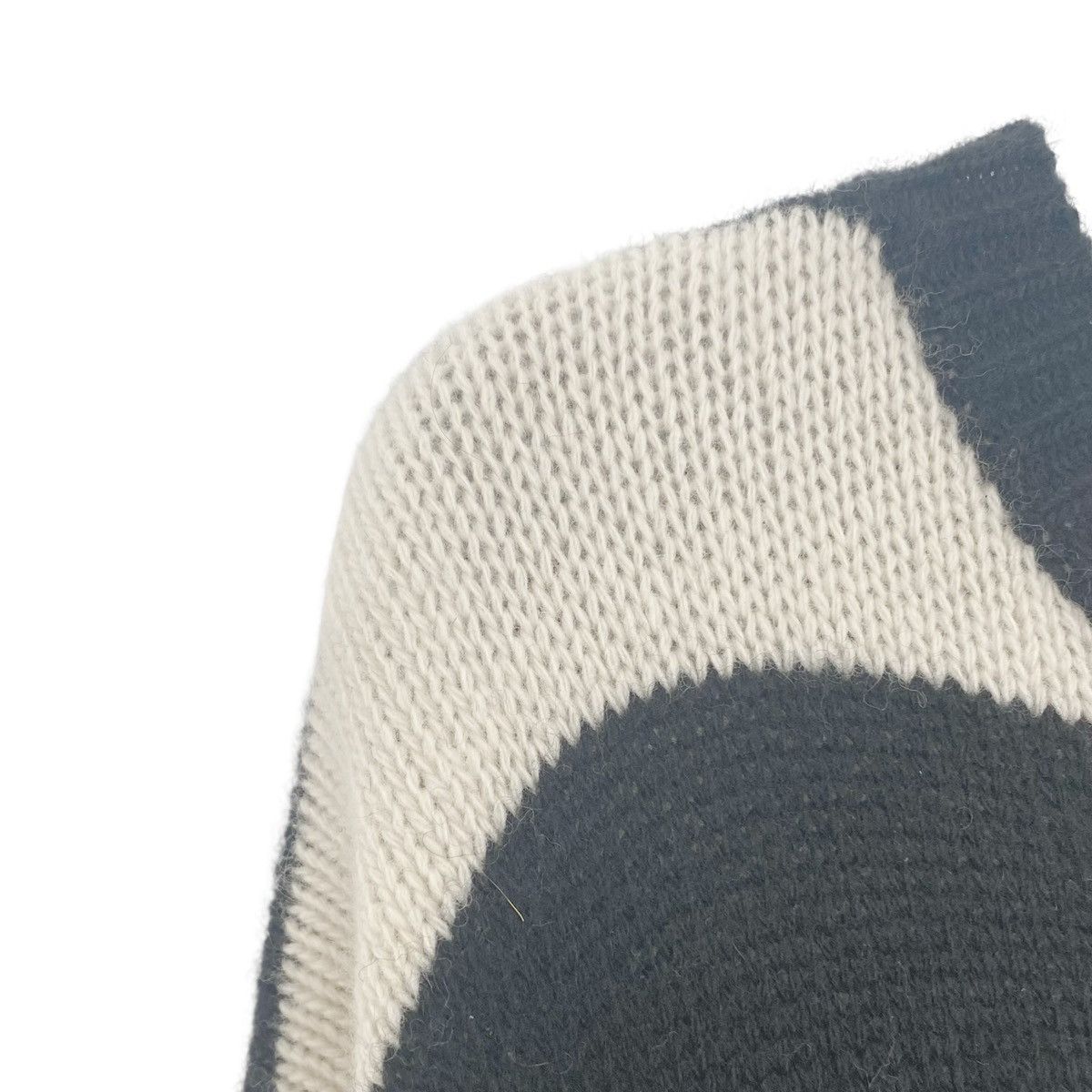 Gucci Gucci Black and White Striped Snoopy Knit Sweater K26WX Size XL / US 12-14 / IT 48-50 - 3 Thumbnail