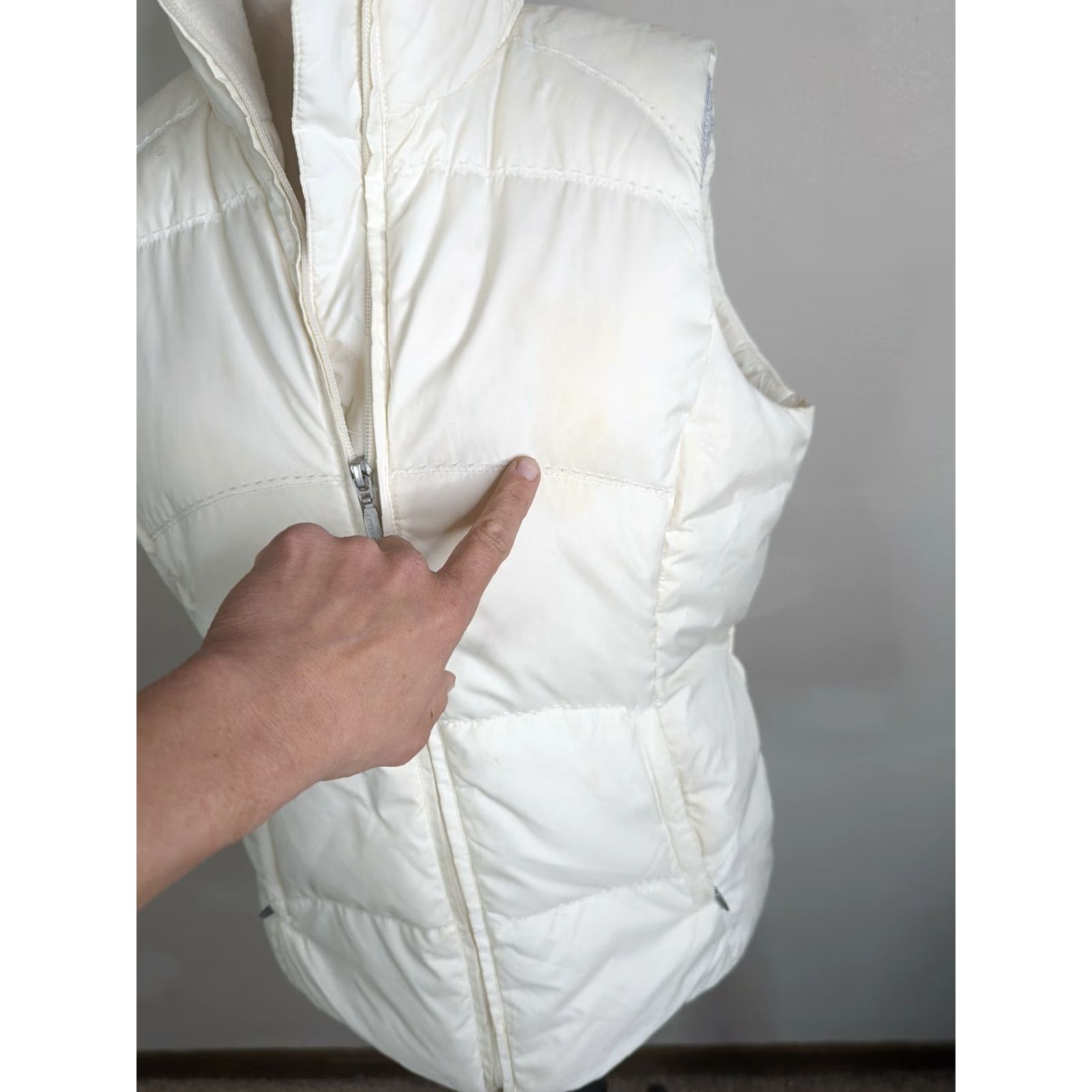 Eddie Bauer VINTAGE Eddie Bauer Vest Womens M White Goose Down Quilted Puffer Full Zip Winter Size M / US 6-8 / IT 42-44 - 3 Thumbnail