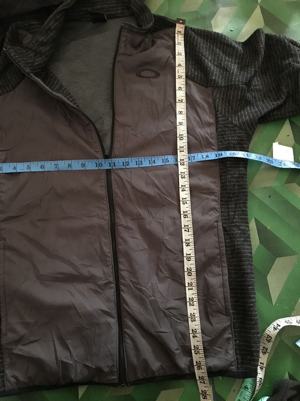 Oakley Oakley Full Zipper Size US XL / EU 56 / 4 - 11 Thumbnail