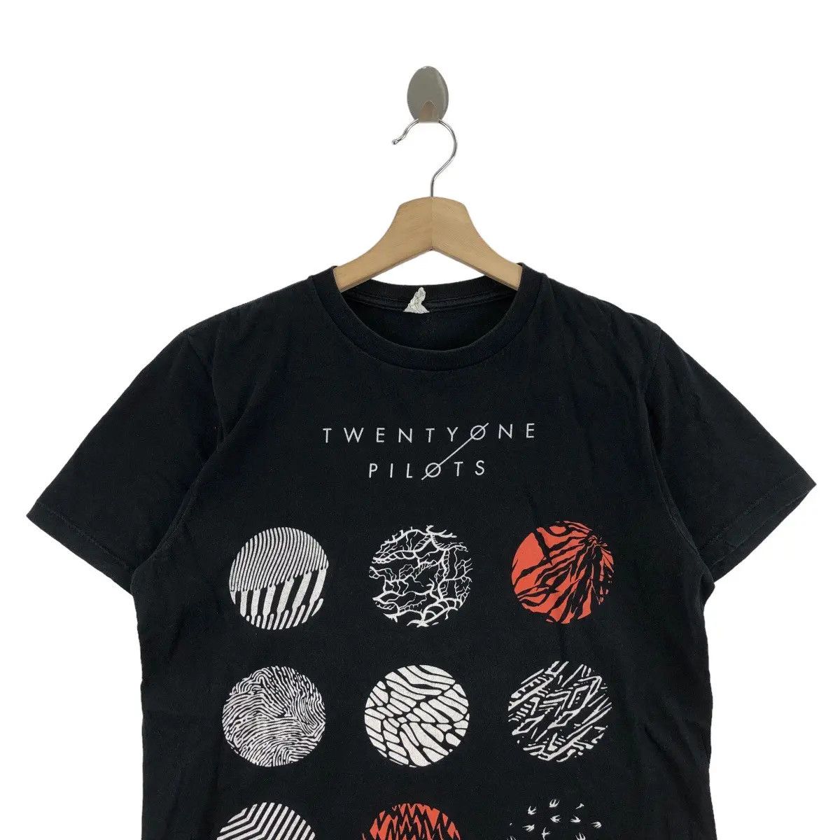 Vintage 2015 TWENTY ONE PILOTS Blurryface Album Alternative Tee Size M / US 6-8 / IT 42-44 - 2 Thumbnail