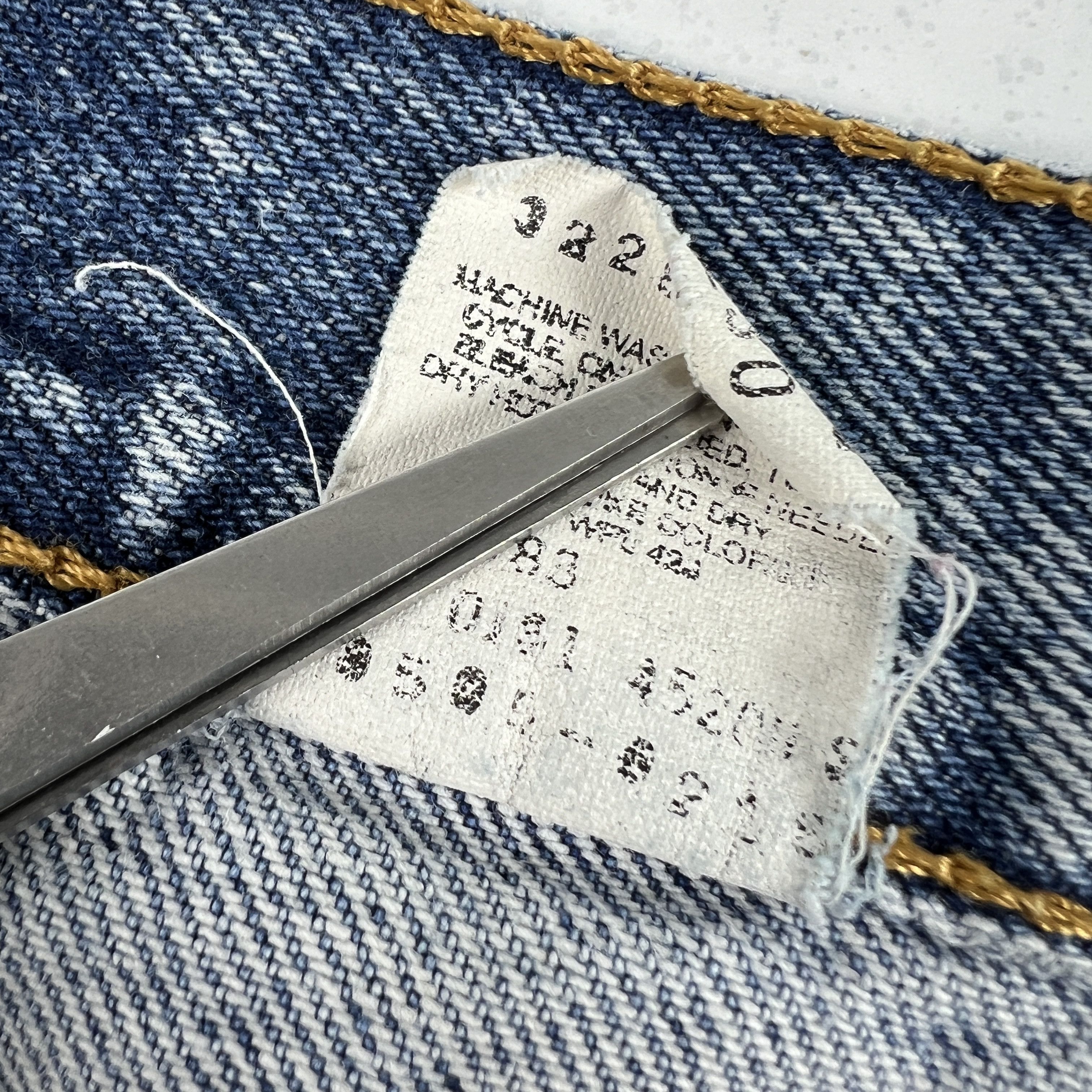 VTG Levi's Jeans 505 Straight Blue Faded Distressed Denim