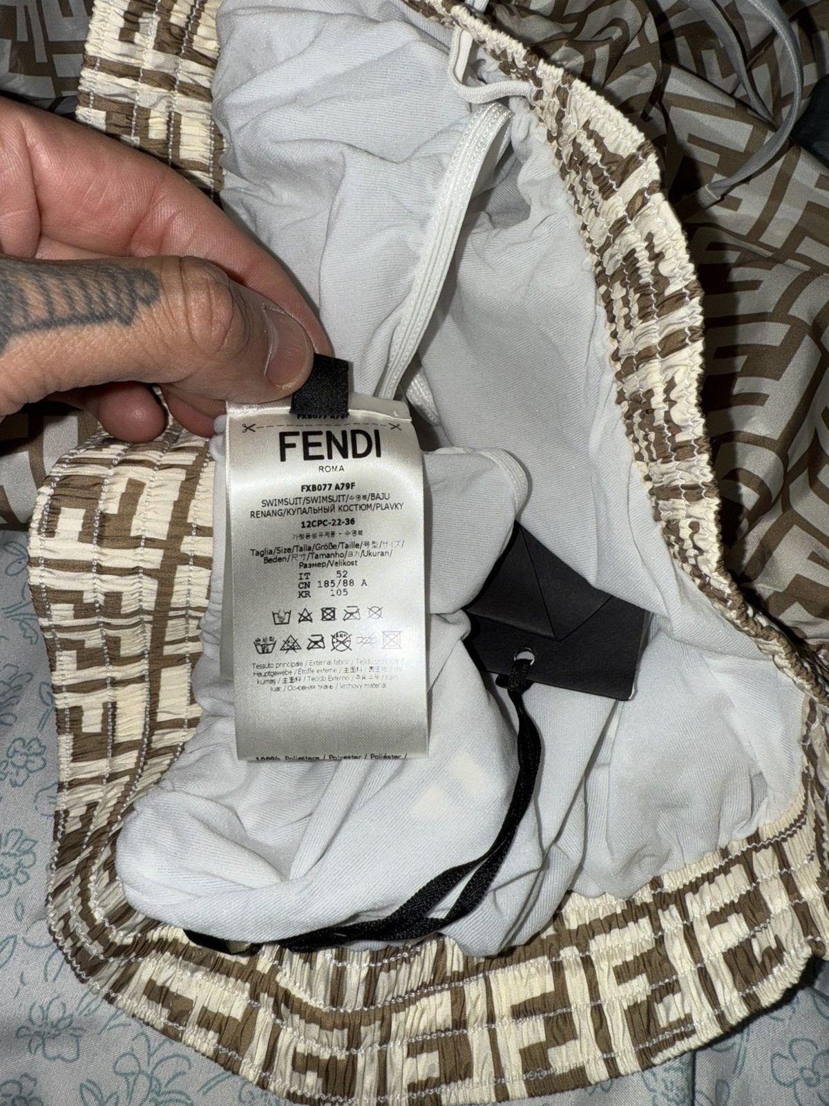 Fendi Fendi logo swim shorts MEDIUM Size US 32 / EU 48 - 5 Thumbnail