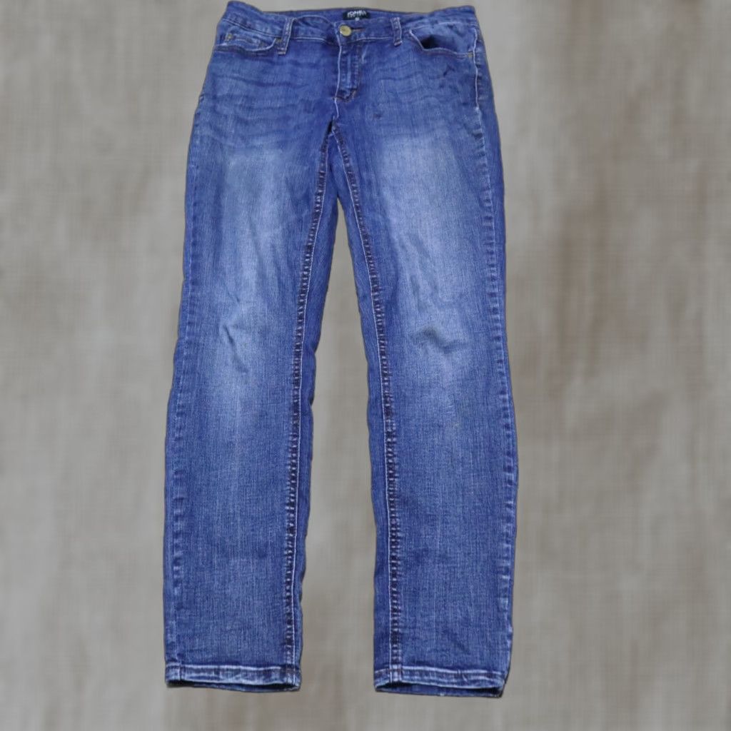 Jones New York Jones New York Lexington Jeans Slim Mid Rise Blue 2 Women Adult Regular 2 Blue Denim Stretch Slim Women's Jeans 90s Designer Style Comfort Size 26" / US 2 / IT 38 - 1 Thumbnail