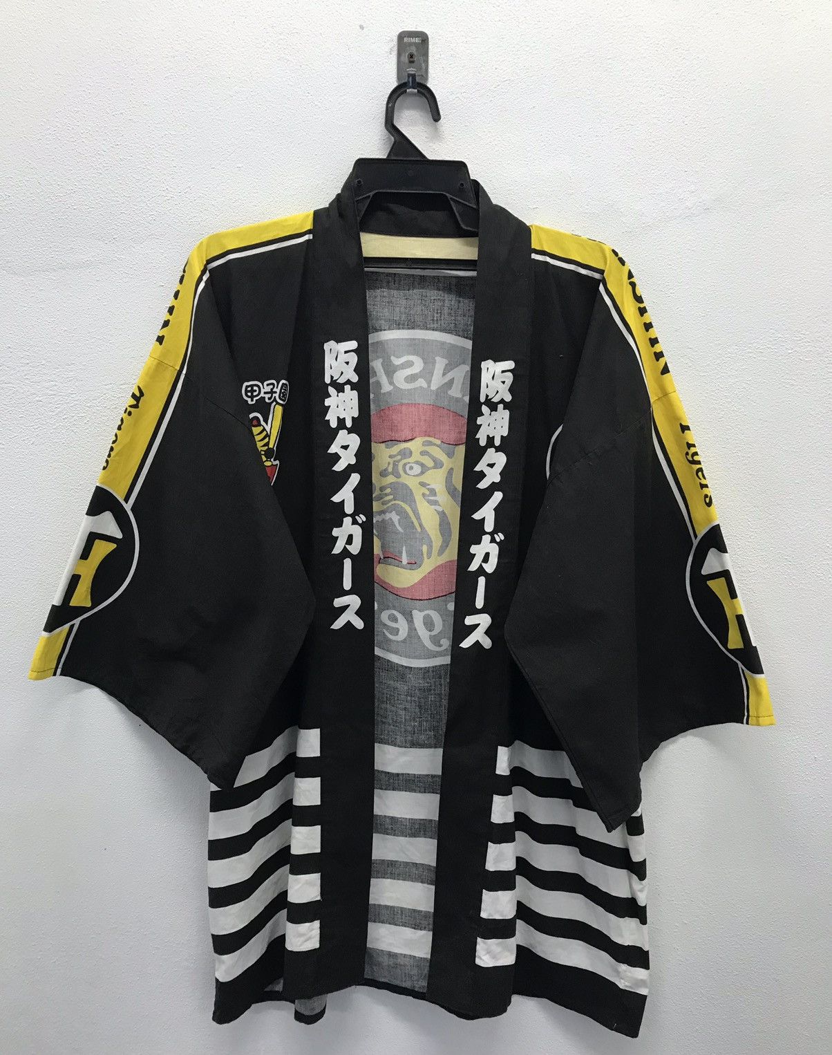 Japanese Brand Vintage Hanshin Tigers Kimono Size US XL / EU 56 / 4 - 1 Thumbnail