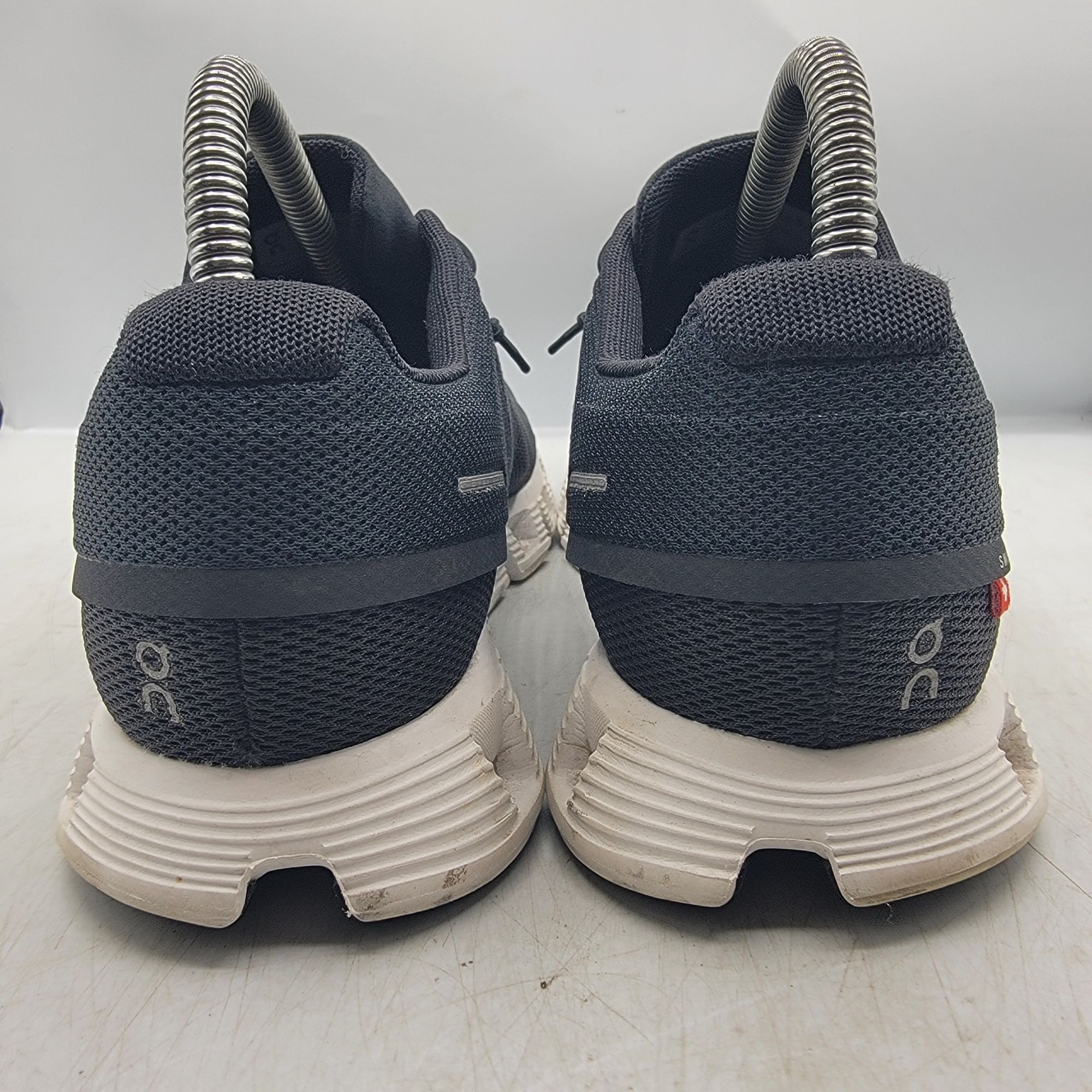 On On Cloud 5 Womens 8.5 Black White Athletic Sneaker Shoes Out Size US 8.5 / IT 38.5 - 4 Thumbnail