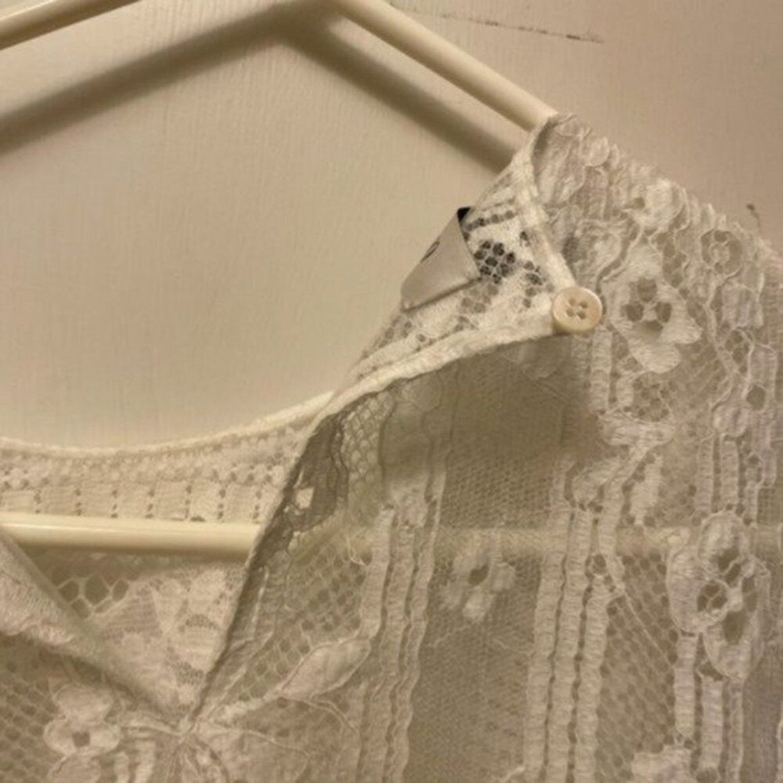 Valentino Valentino Lace Short Sleeve Shirt White size 6 Size M / US 6-8 / IT 42-44 - 5 Thumbnail