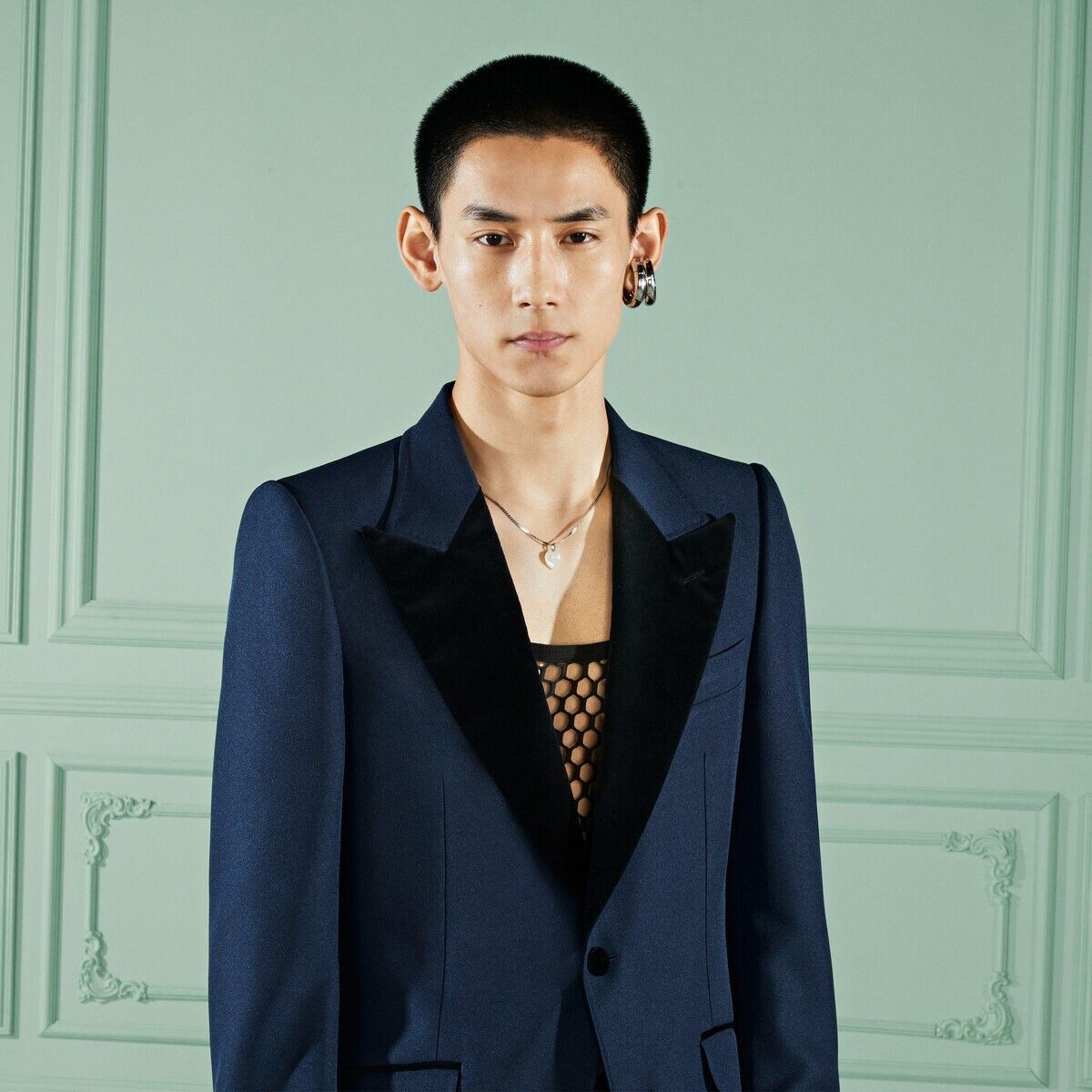 Gucci o1s1wg110125 Formal Jacket With Velvet Detail in Dark Blue Size US S / EU 44-46 / 1 - 3 Thumbnail