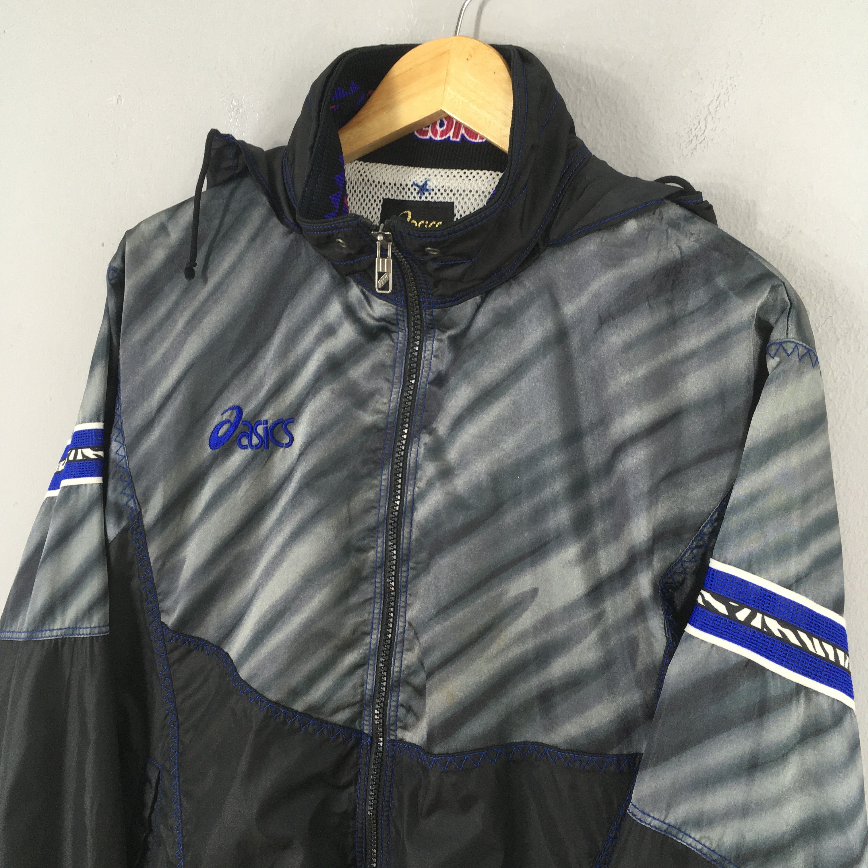 Asics Vintage 90s Asics Japan Windbreaker Jacket Large Size US L / EU 52-54 / 3 - 4 Thumbnail