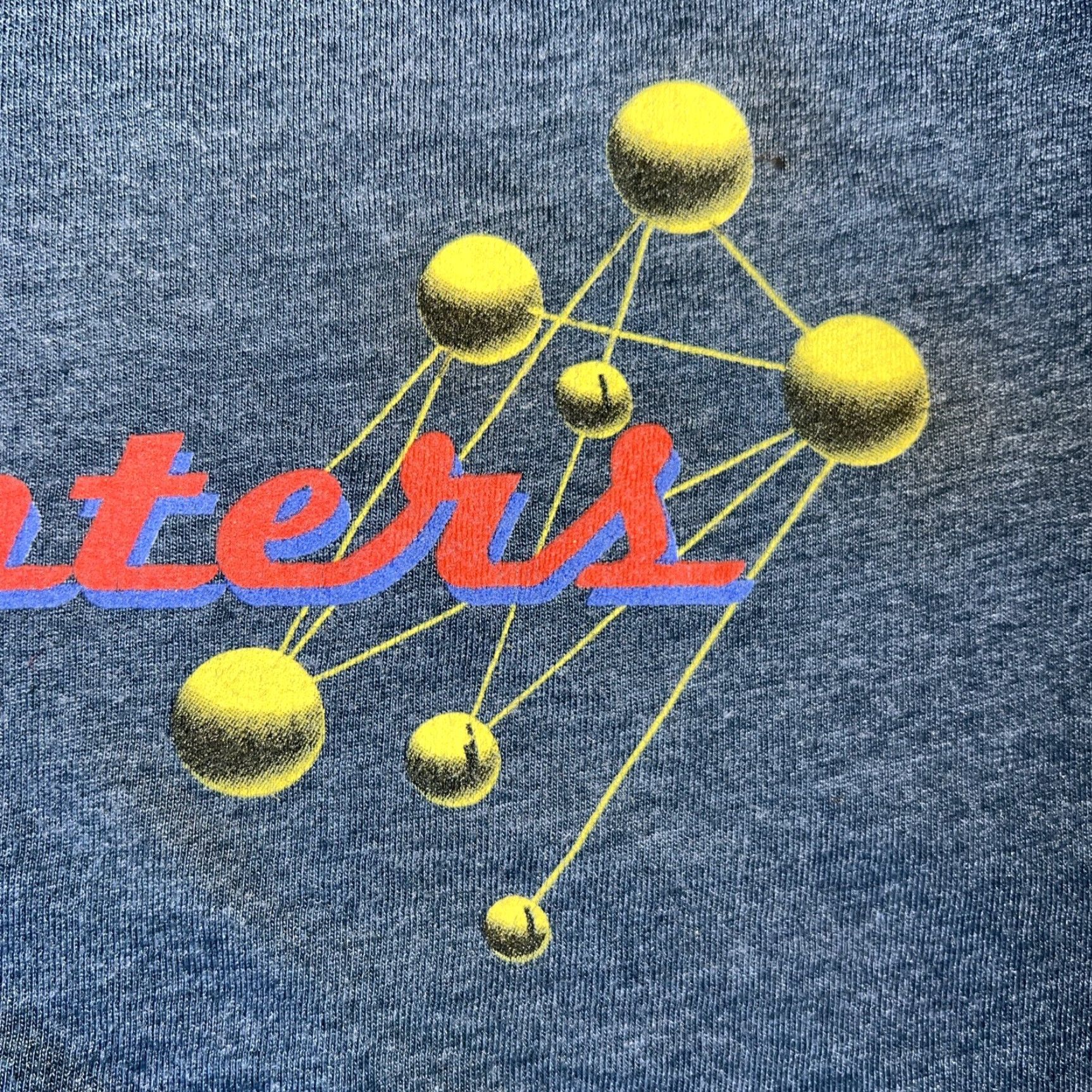 Vintage VINTAGE Foo Fighters The Colour And The Shape Shirt XL Gray 90s Band Graphic Print Unisex Adults Regular Short Sleeve Mus… Size US XL / EU 56 / 4 - 3 Thumbnail