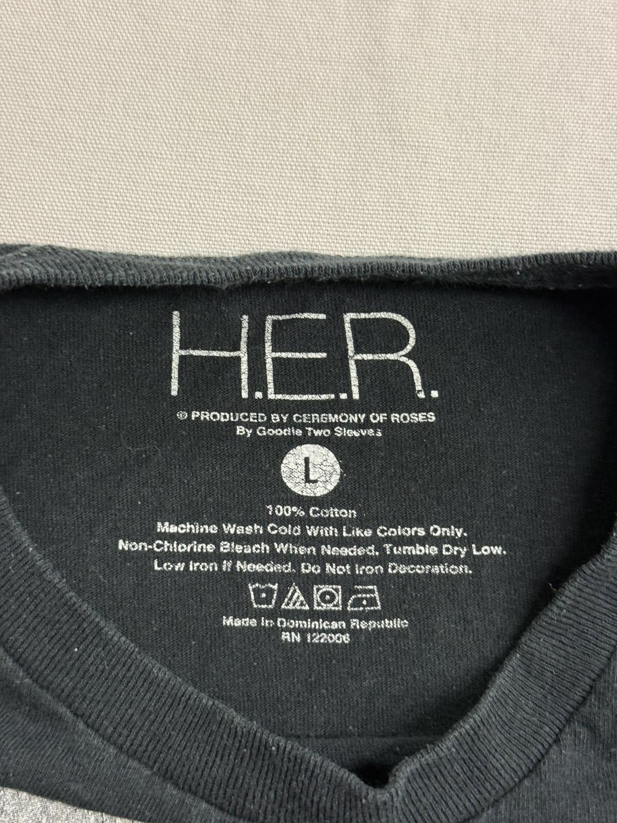 Hermes H.E.R. Singer T-shirt - Red Roses Her Portrait Singer Tee -L Size US L / EU 52-54 / 3 - 2 Thumbnail
