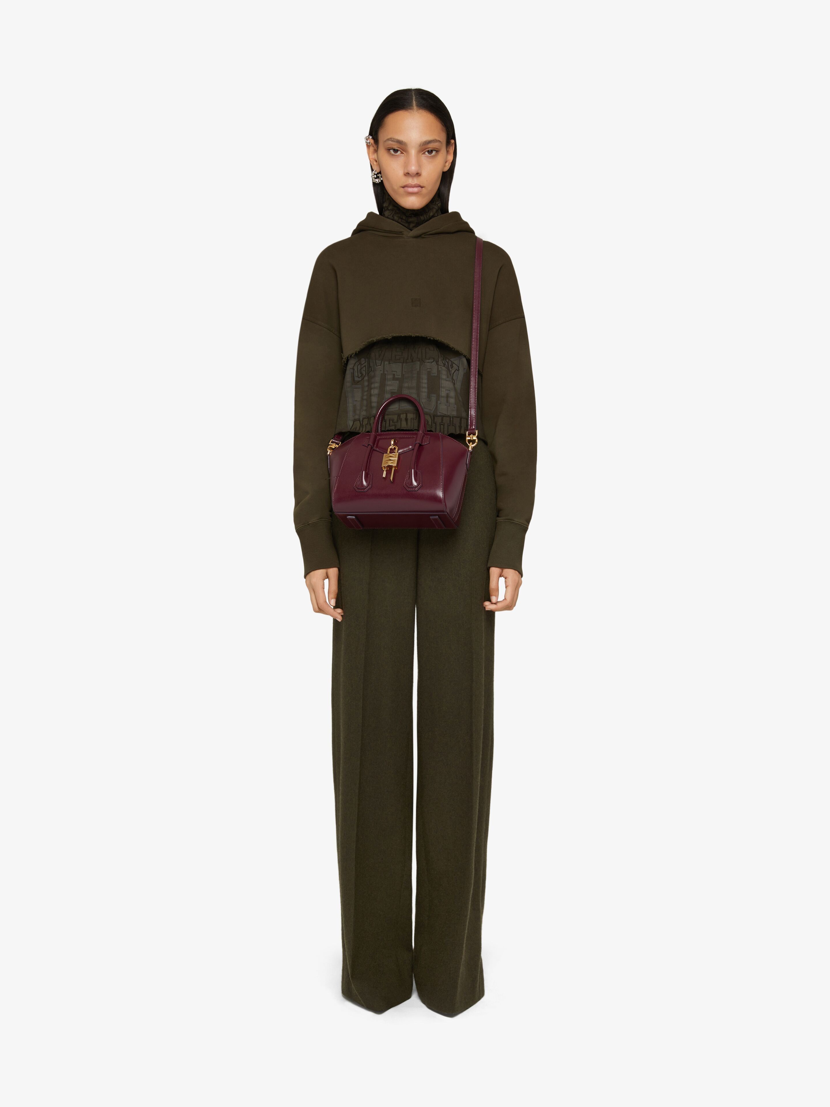 Givenchy o1srvl11e0825 Size: OS / Mini Antigona Lock Bag in Burgundy Size ONE SIZE - 3 Thumbnail
