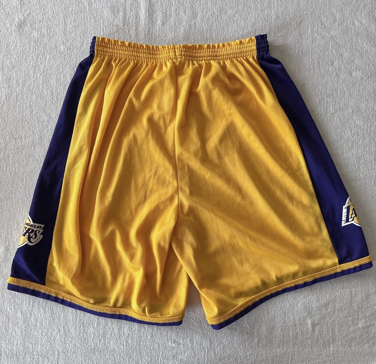 Champion Vintage 90's Champion NBA Lakers Shorts Size Large L Size US 36 / EU 52 - 6 Thumbnail
