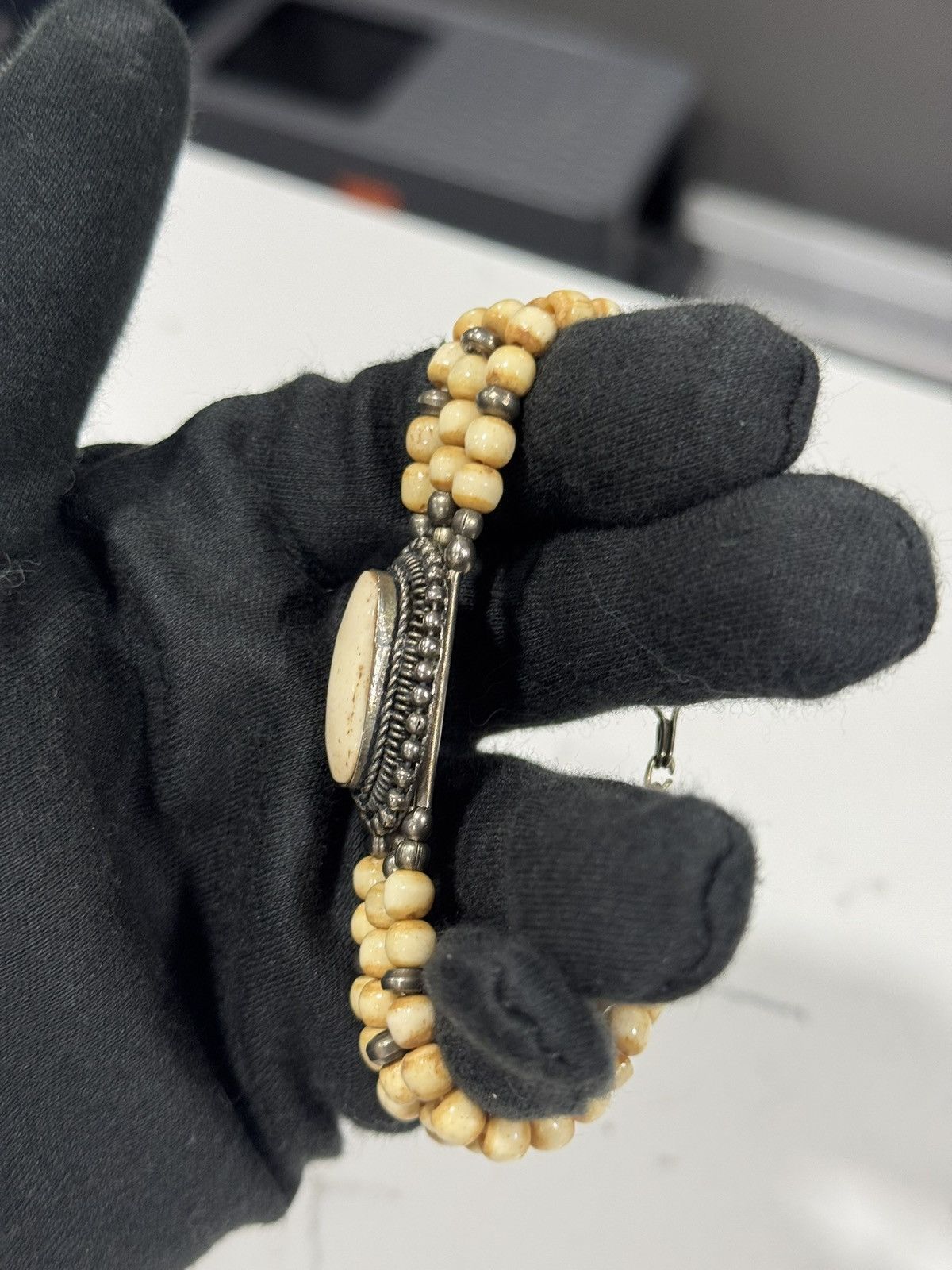 Jewelry Vintage bone beads and silver tone metal bracelet Size ONE SIZE - 5 Thumbnail