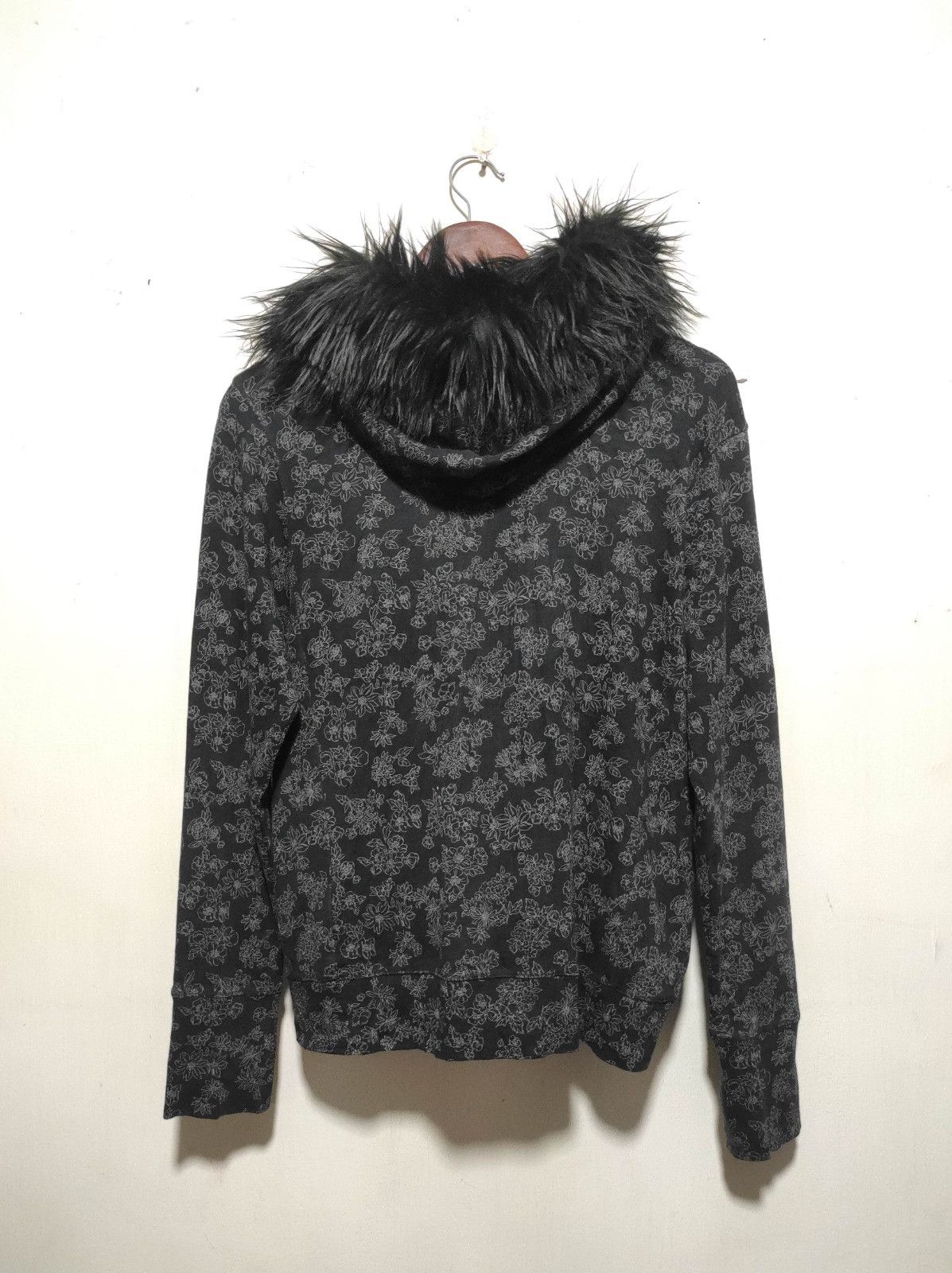 Uniqlo Uniqlo Floral zip fur hoodie ifsix LGB style Size US S / EU 44-46 / 1 - 11 Thumbnail