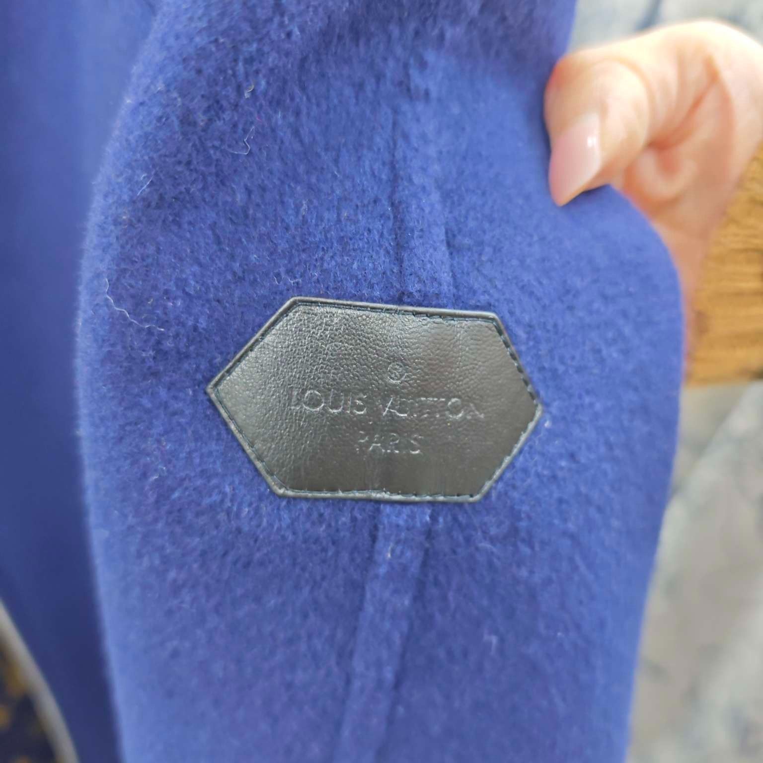 Louis Vuitton Louis Vuitton Wool hooded coat with classic logo on blue le Size US M / EU 48-50 / 2 - 9 Thumbnail