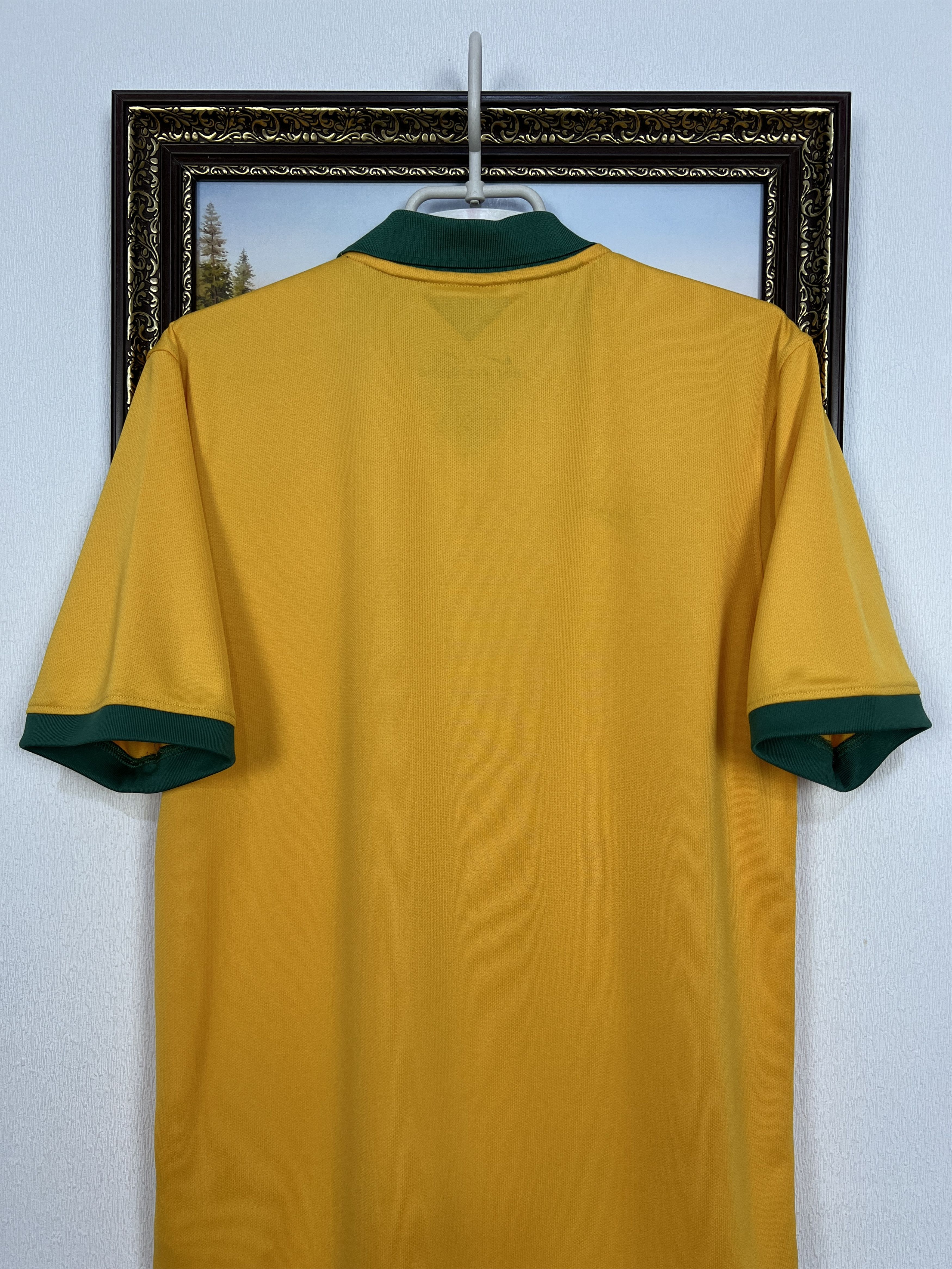 Nike Australia Home football shirt 2014 Soccer Nike Jersey Mens Size US M / EU 48-50 / 2 - 14 Thumbnail