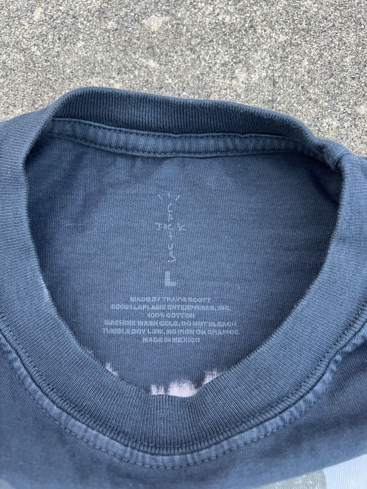 Fragment Design × Kaws × Travis Scott Travis Scott KAWS Fragment Design Long Sleeve Shirt Size L Size US L / EU 52-54 / 3 - 8 Thumbnail