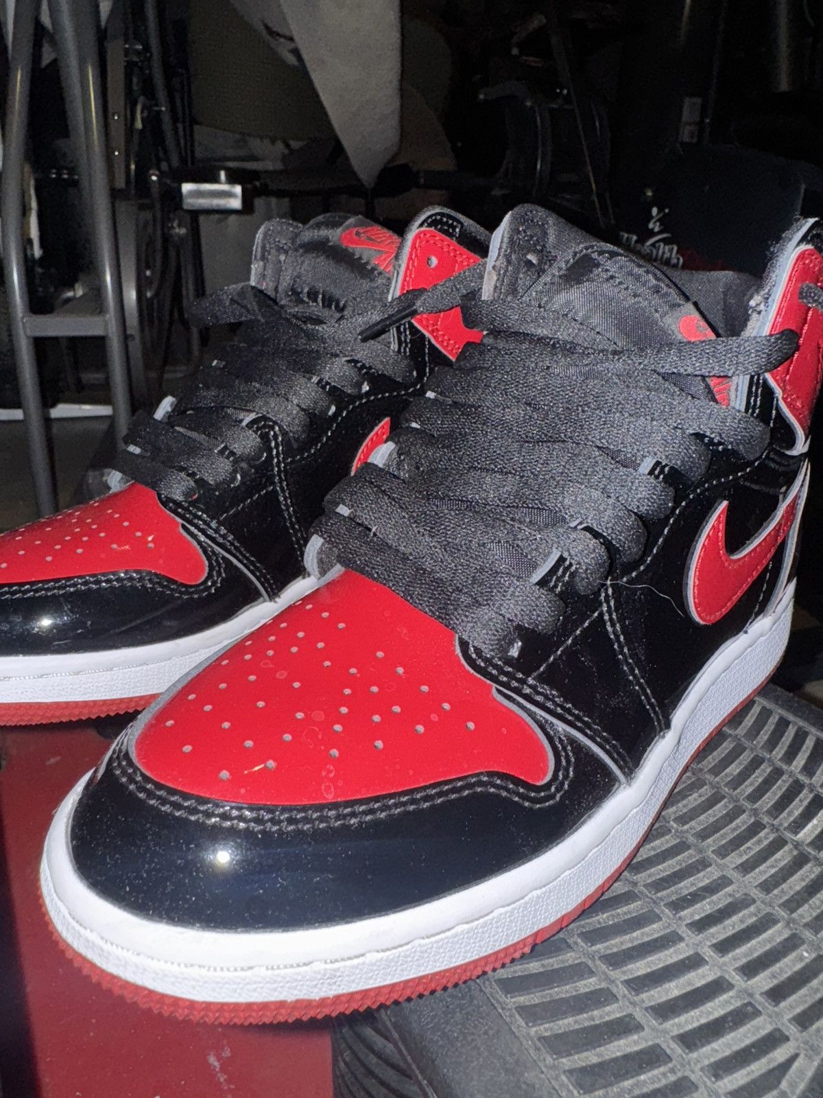 Jordan Brand Air Jordan 1 Retro High OG GS Patent Bred Size US 6.5 / IT 36.5 - 1 Thumbnail