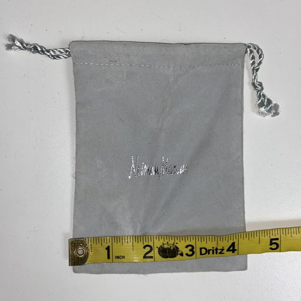 Neiman Marcus Neiman Marcus l Velvet Drawstring Jewelry Bag Size ONE SIZE - 5 Thumbnail