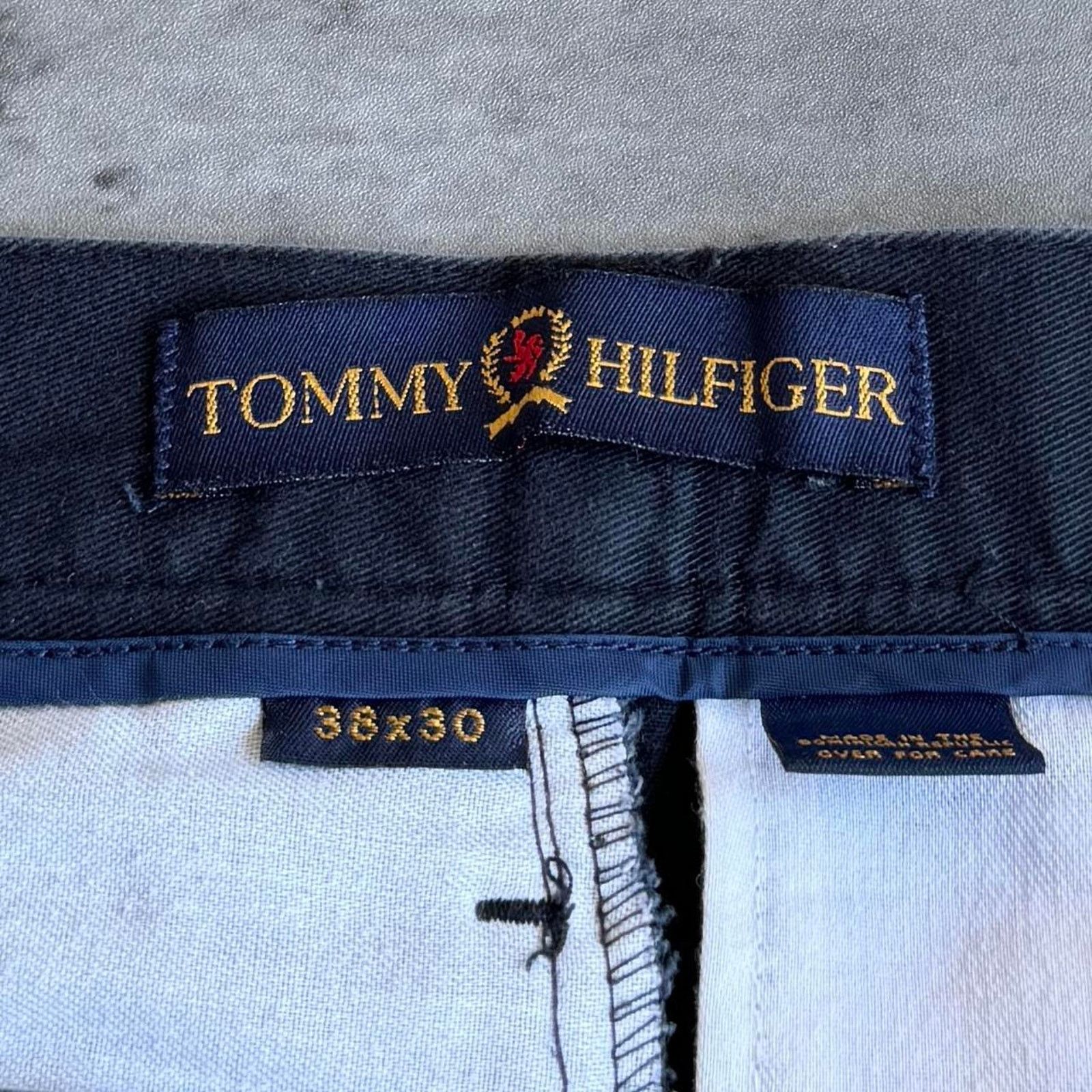 Tommy Hilfiger × Vintage Tonmy Hilfiger Baggy Navy Blue Essential Chino Casual Pants Size US 36 / EU 52 - 4 Thumbnail