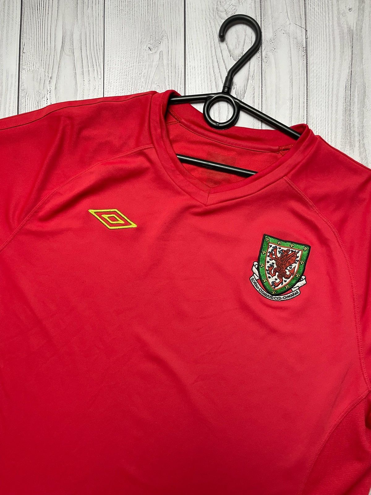 Umbro × Vintage Vintage Wales Umbro soccer jersey size XL red r Size US XL / EU 56 / 4 - 2 Thumbnail