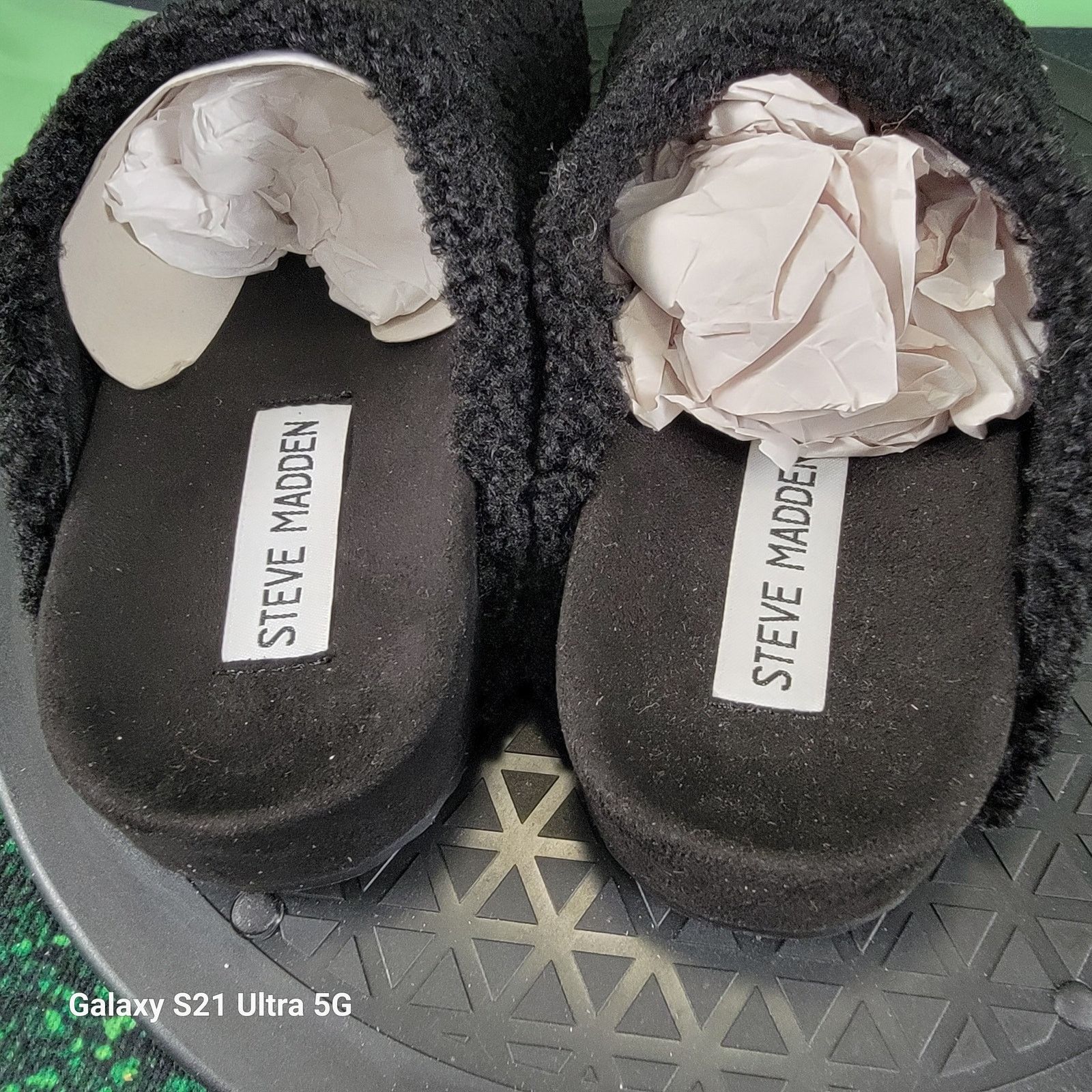 Steve Madden Steve Madden Wmn Sz 5, Vessel Fur Closed Toe Black Slippers Size US 5 / IT 35 - 4 Thumbnail