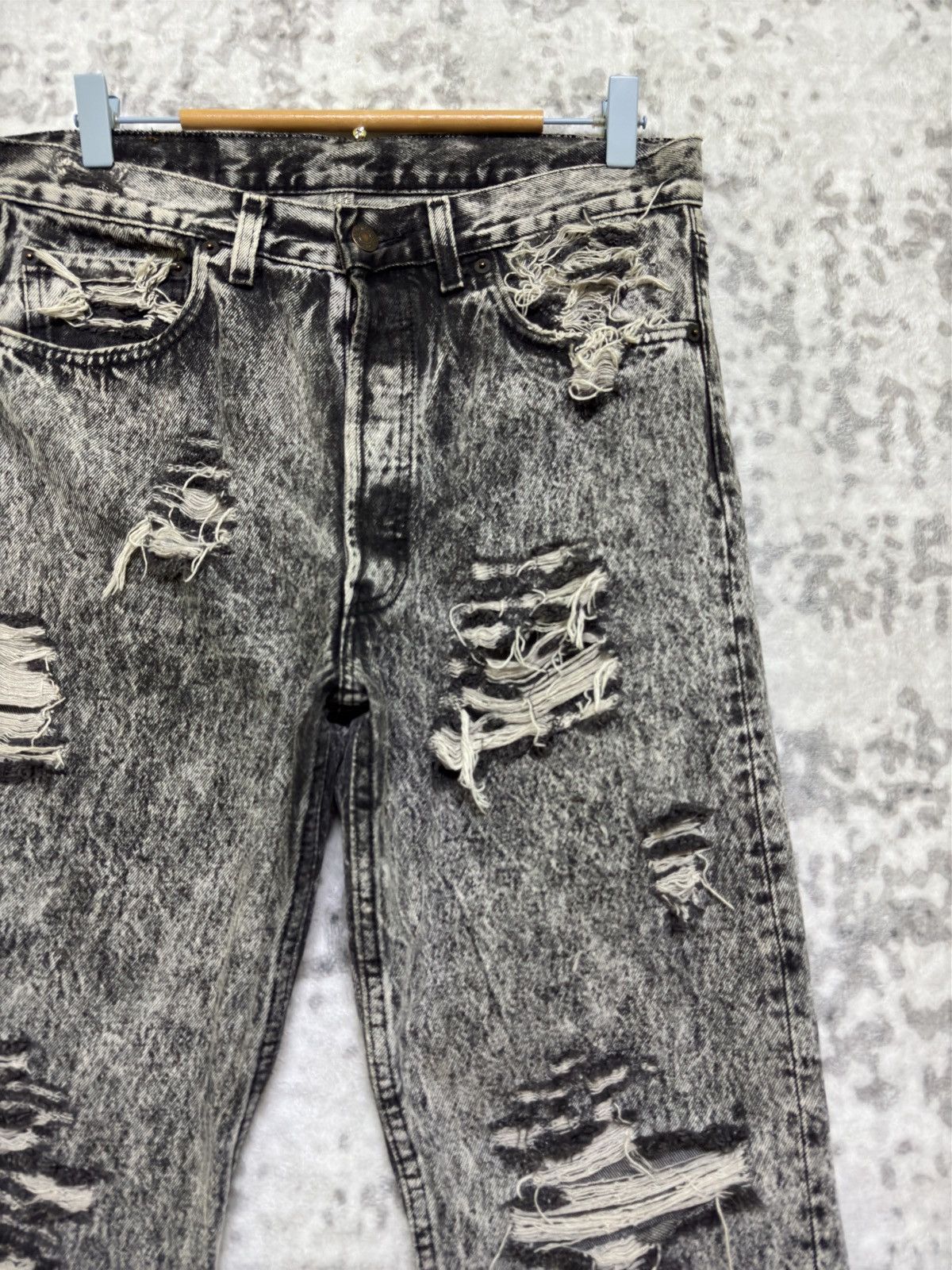 Levi's Vintage Clothing Vintage Levi’s 501 Grey Acid Wash Distressed Jeans Raw Hem Size US 31 - 5 Thumbnail