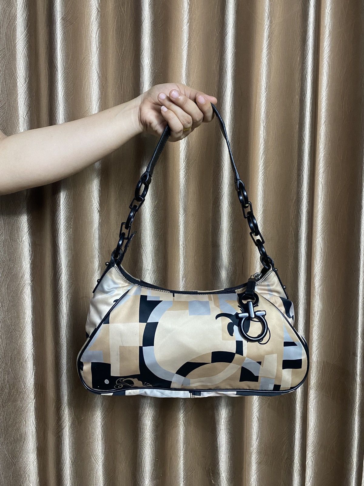 Salvatore Ferragamo Salfatore Ferragamo Satin Print Shoulder Bag Size ONE SIZE - 1 Thumbnail