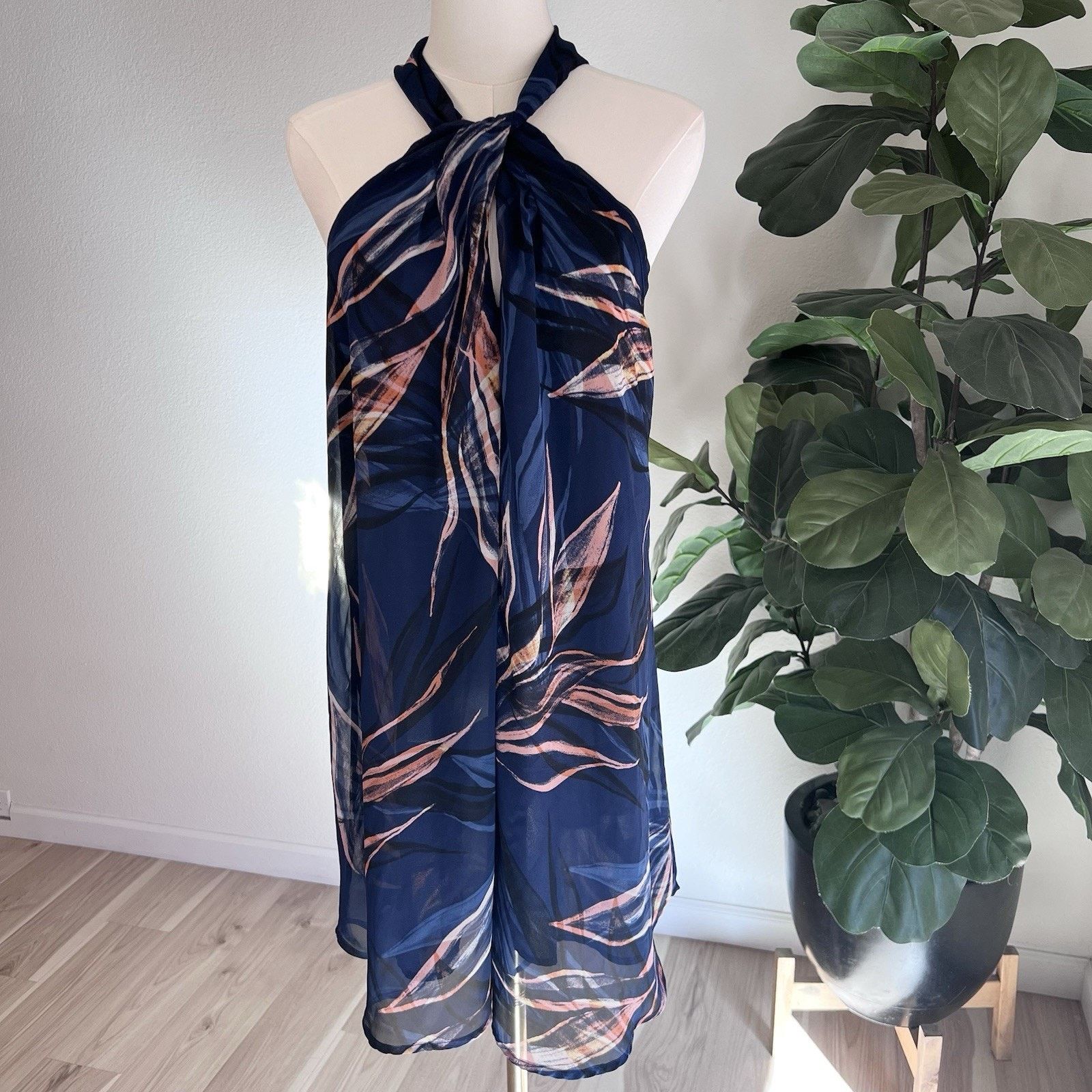 Other ASTR (L) Halter Chiffon Overlay Shift Dress Keyhole Floral Size L / US 10 / IT 46 - 2 Thumbnail