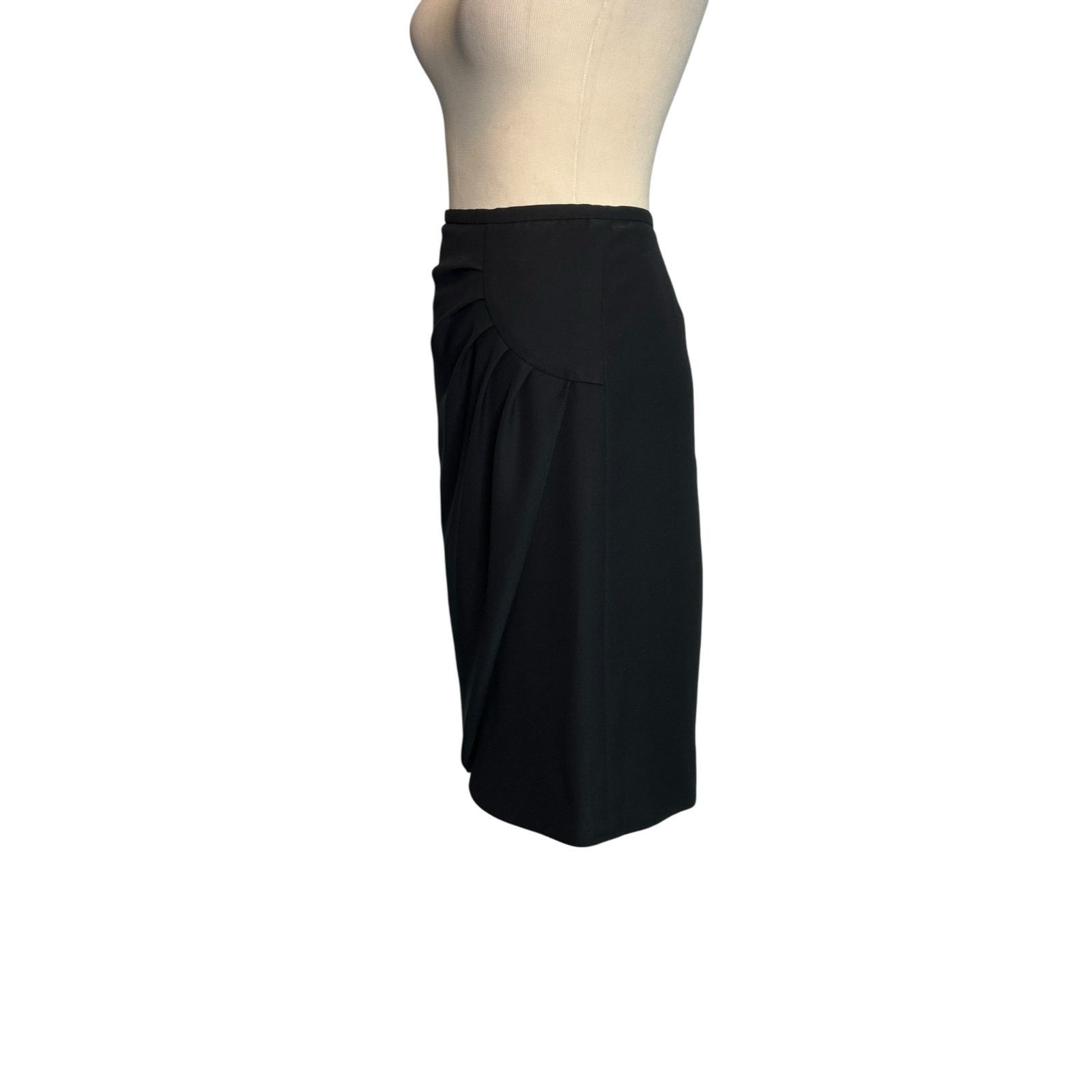 Armani Collezioni Armani Colezzioni black side ruched tulip skirt size 2 Size 28" / US 6 / IT 42 - 10 Thumbnail