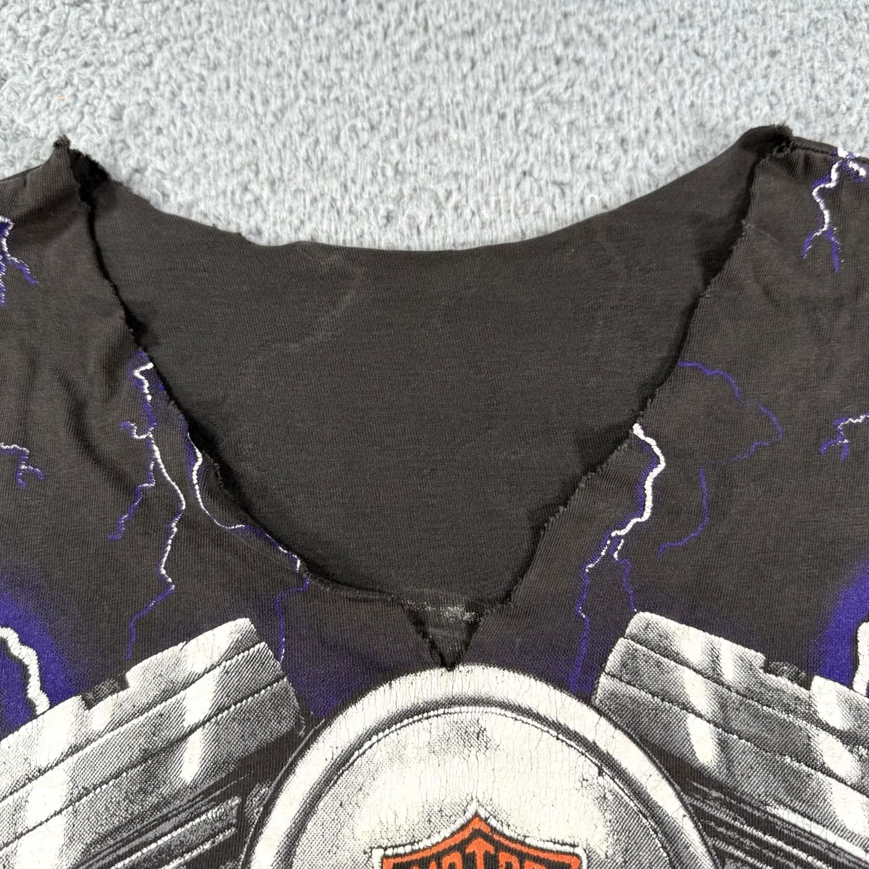 Harley Davidson VINTAGE Harley-Davidson Shirt Mens Large Black Thunder Lightning Engine 90s Distressed Graphic Print Short Sleeve V-Neck T-Shirt Men L USA Used Size US L / EU 52-54 / 3 - 6 Thumbnail