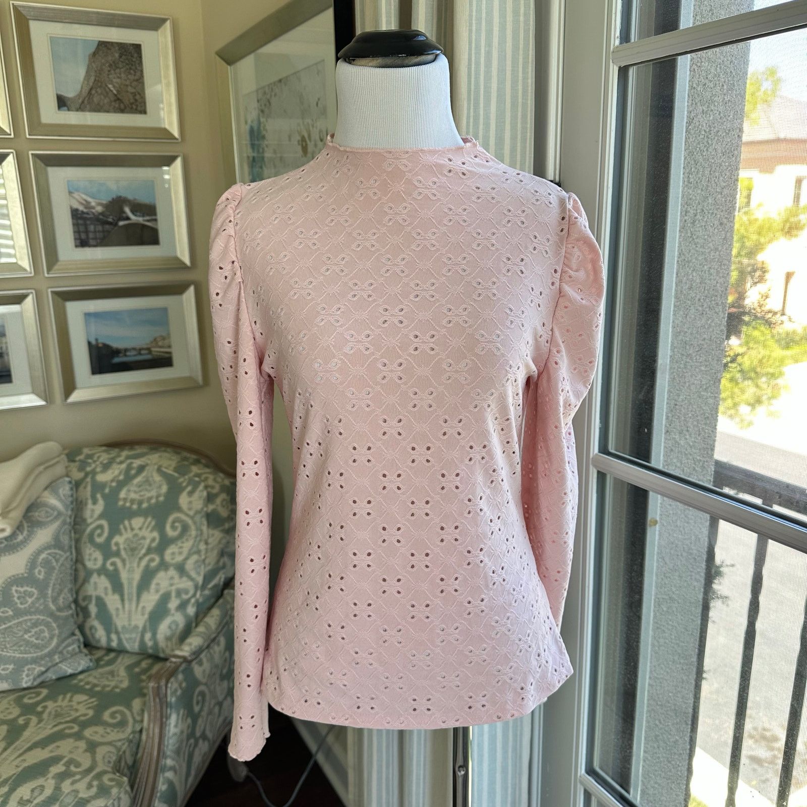 Other Pink Mock Neck Eyelet Ruched Shoulder Size Medium Size M / US 6-8 / IT 42-44 - 1 Thumbnail