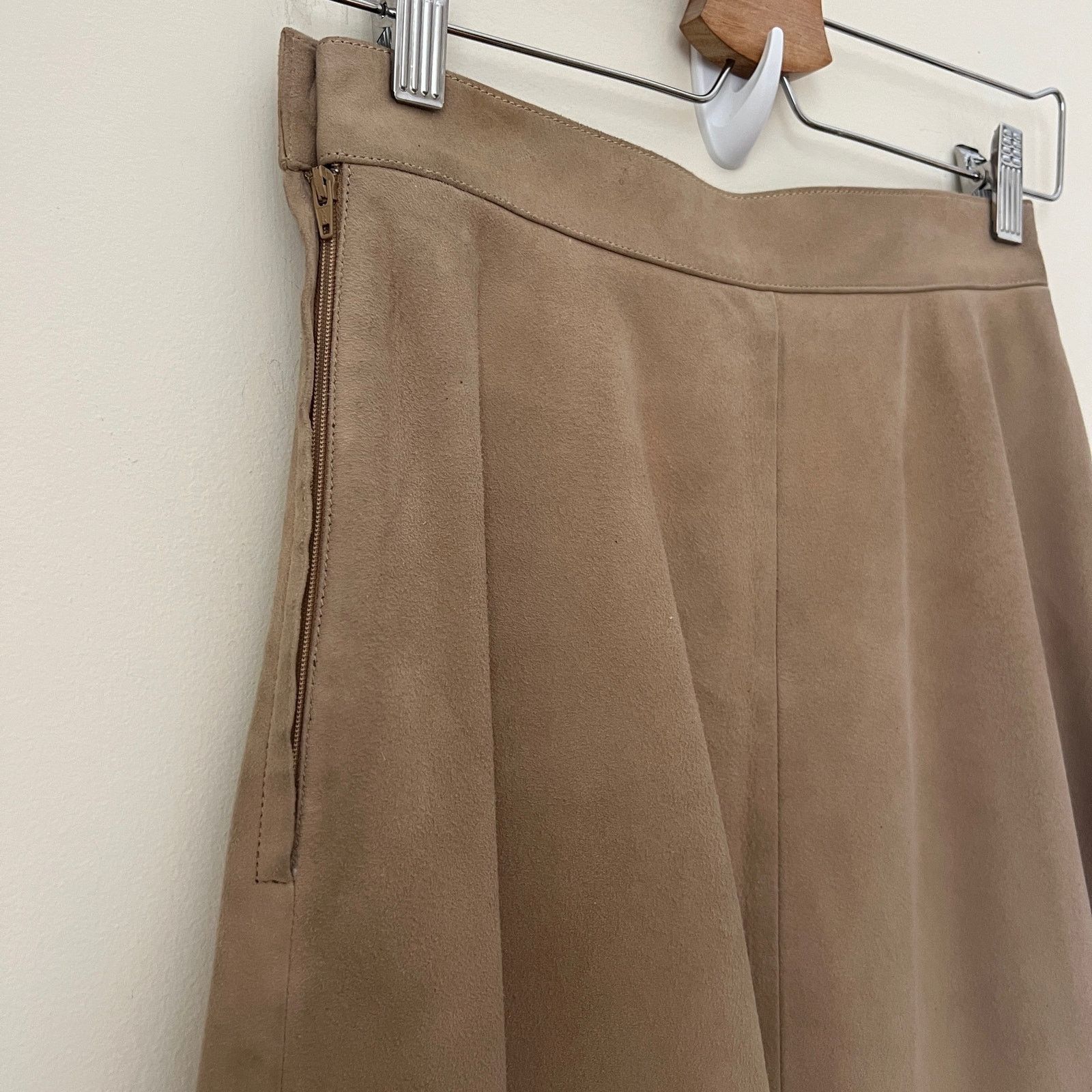 Loewe LOEWE Classic A Line Suede Tan Skirt Size 38 (XS / 0-2 US) Size 24" / US 00 / IT 34 - 4 Thumbnail
