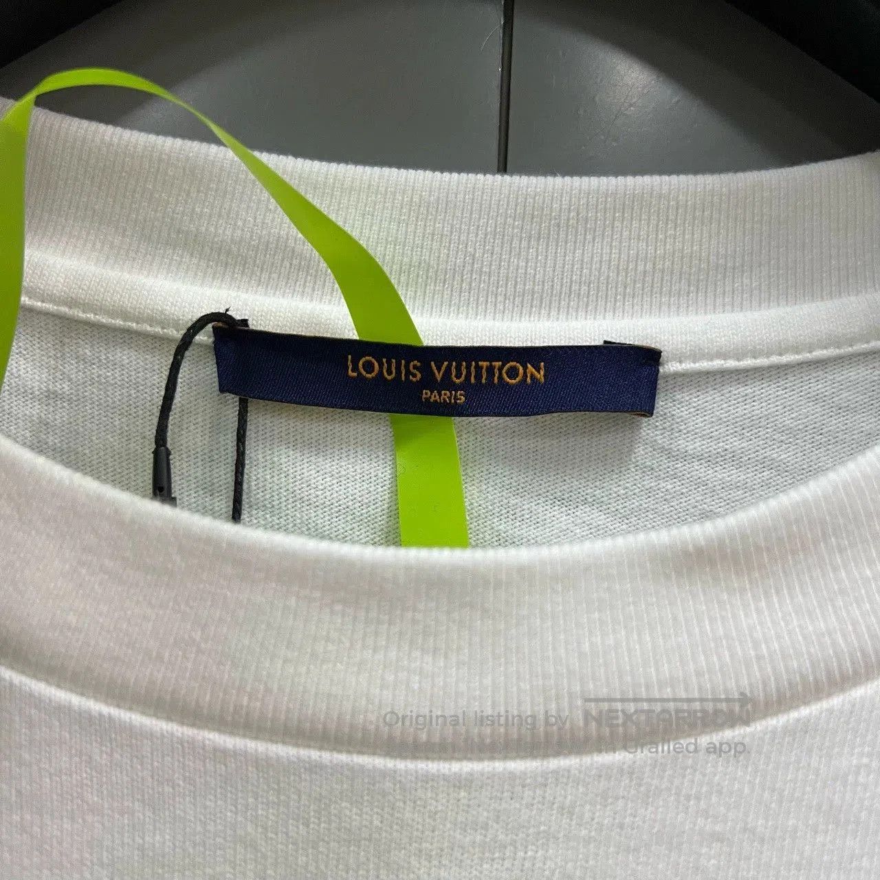 Louis Vuitton louis vuitton embossed logo short sleeve t. Size US XL / EU 56 / 4 - 4 Thumbnail