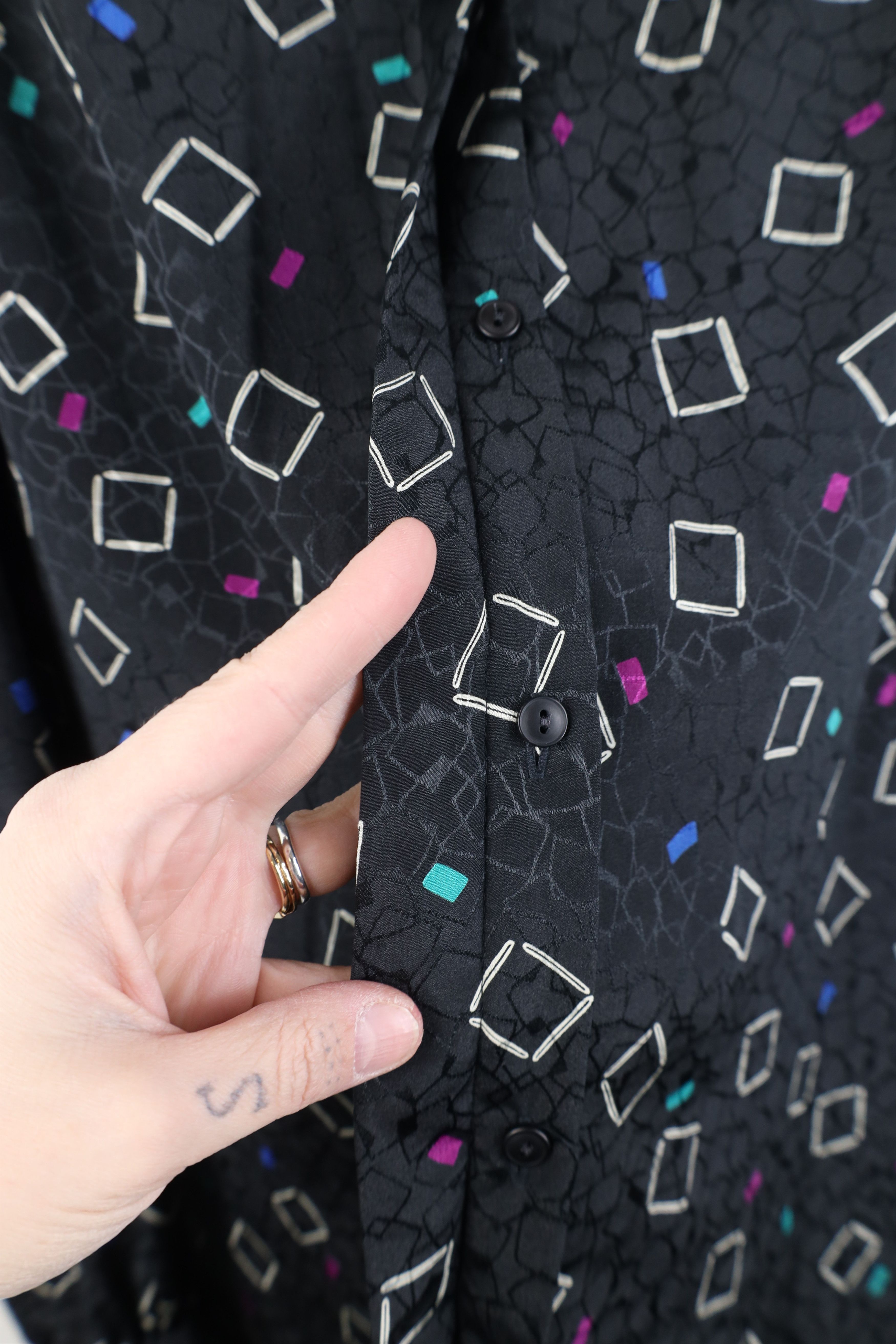 Vintage Vintage 80s 90s Streetwear Geometric Knit Button Shirt Size XXL / US 16-18 / IT 52-54 - 7 Thumbnail