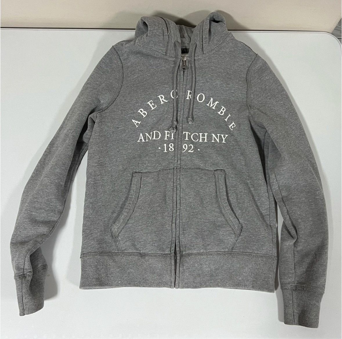 Abercrombie & Fitch A&F Gray White Logo Zipper Sweater Sweatshirt Hoodie Size S🩶 Size S / US 4 / IT 40 - 1 Thumbnail