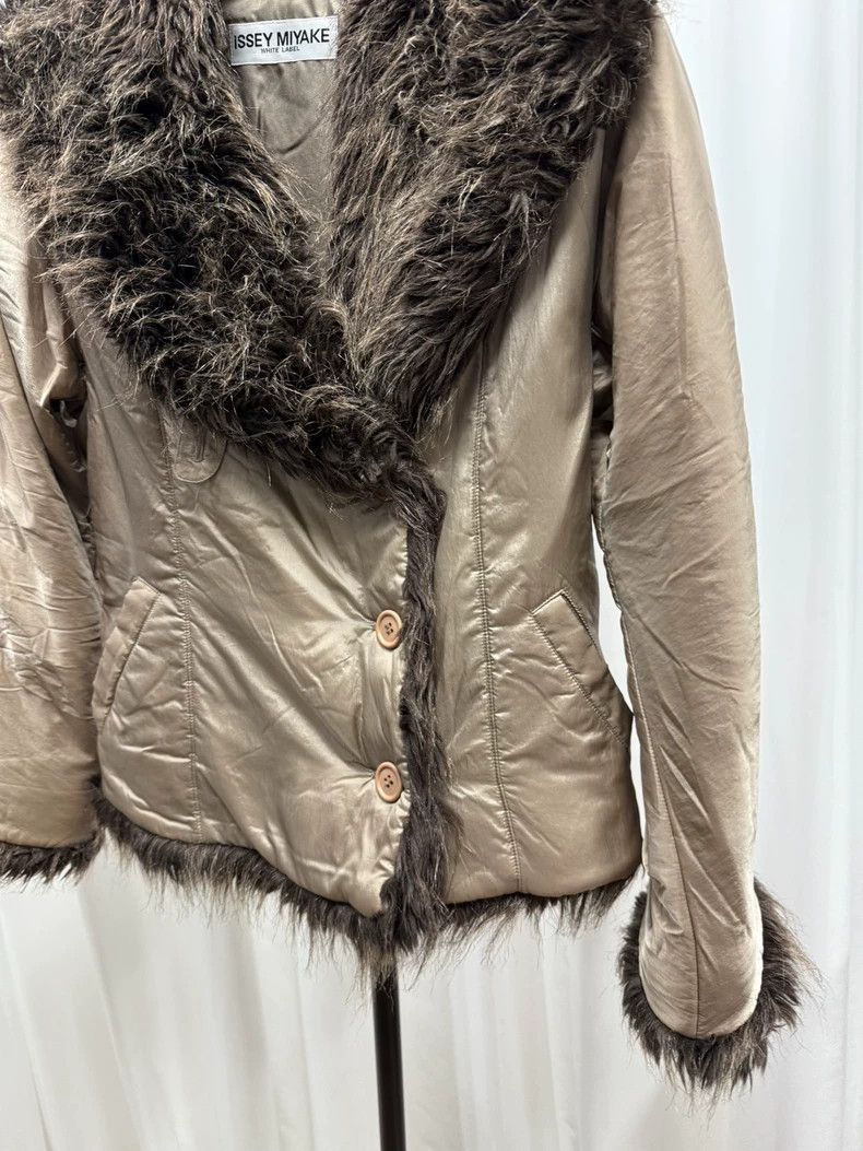 Issey Miyake Issey miyake Coat with fur collar and waist jacket 2505-Nex Size US M / EU 48-50 / 2 - 3 Thumbnail