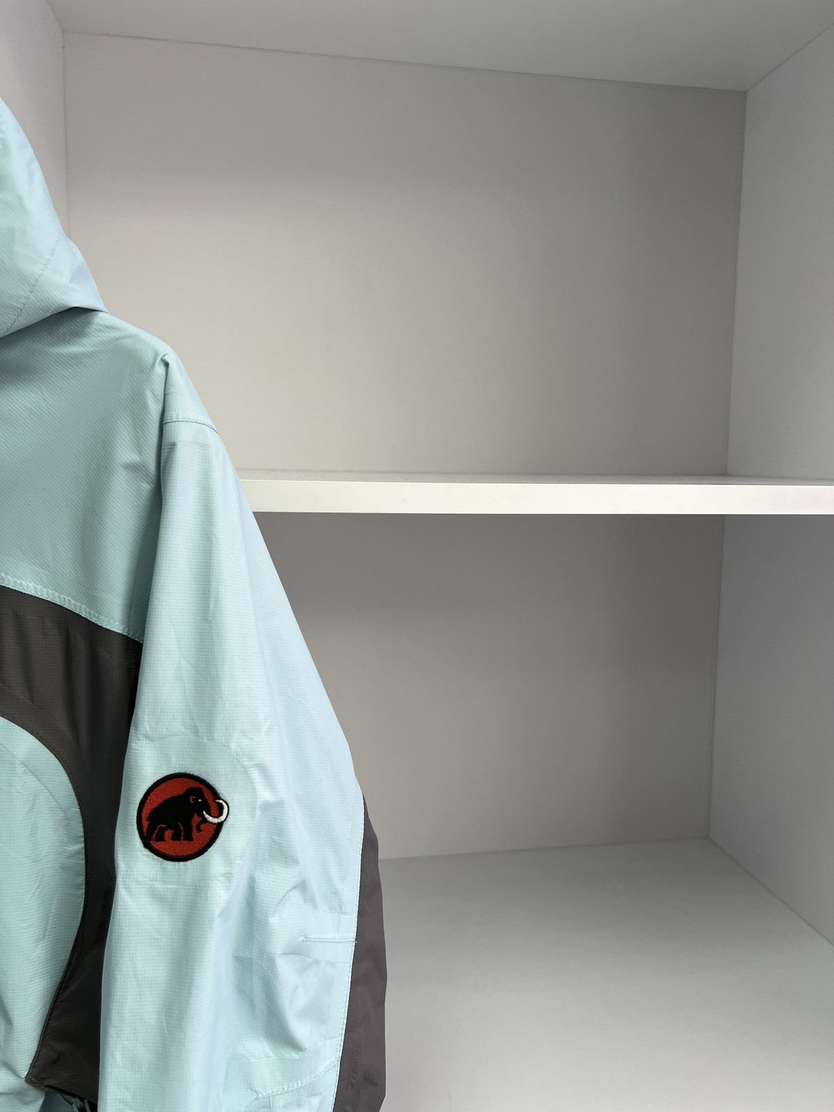 Mammut × Vintage Vintage MAMMUT GORE-TEX Light Blue Hooded women’s Jacket Size S / US 4 / IT 40 - 6 Thumbnail