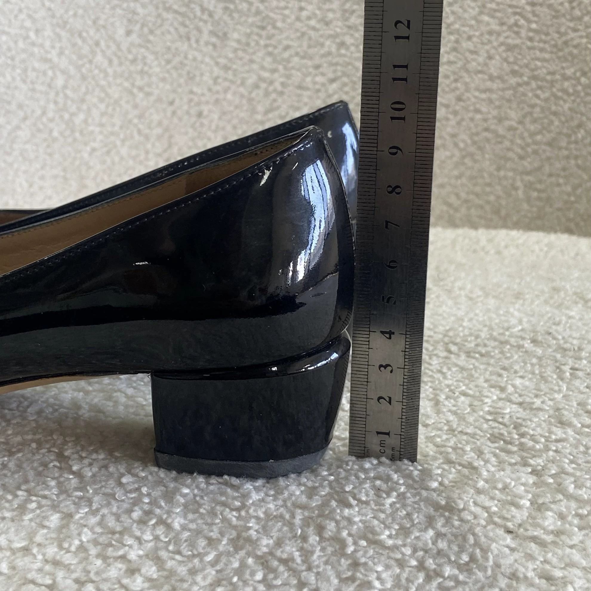 Salvatore Ferragamo Ferragamo Black Patent Leather Low-Heel Shoes 37 8014 Size US 6.5 / IT 36.5 - 9 Thumbnail