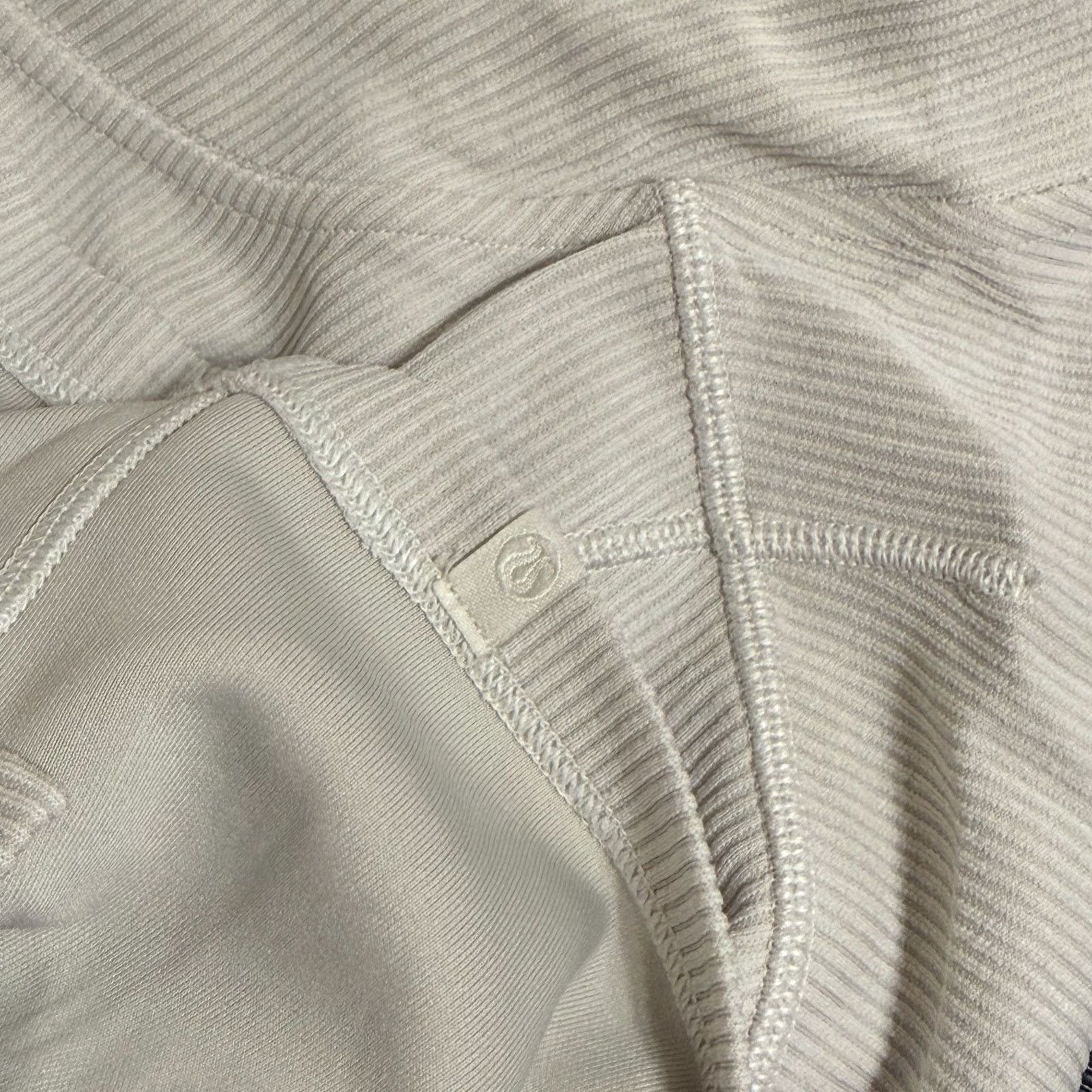 Lululemon Lululemon White Ribbed Performance Tee | Sz 6 Size M / US 6-8 / IT 42-44 - 7 Thumbnail