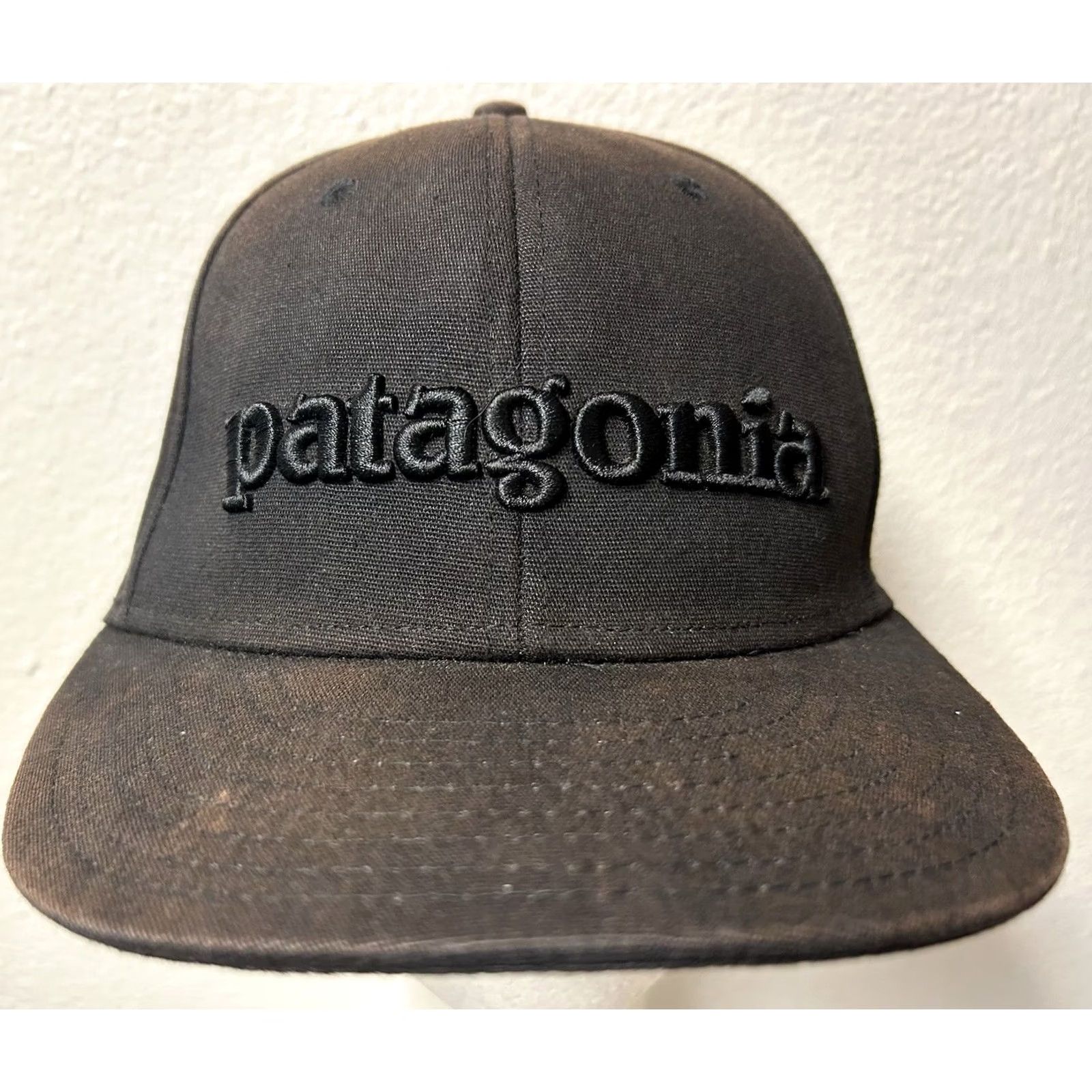 Patagonia VINTAGE Patagonia Spellout Raised Letters Roger That Snapback Hat Black Faded Men One Size Adjustable Hats Size ONE SIZE - 2 Thumbnail