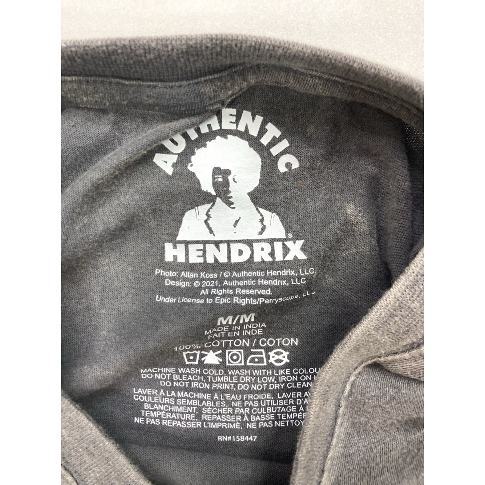 Vintage VINTAGE Jimi Hendrix Graphic T-shirt Men Medium Gray Washed Short Sleeve Music Apparel Shirts Size US M / EU 48-50 / 2 - 4 Thumbnail